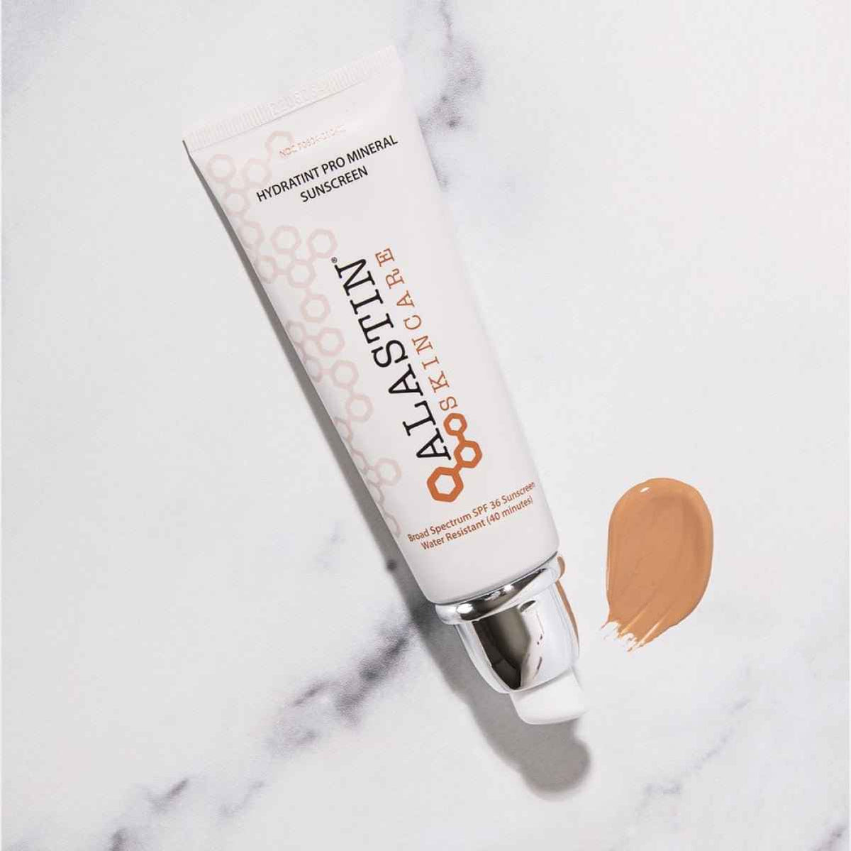 Alastin HydraTint Pro Mineral Broad Spectrum Sunscreen SPF 36 - MacroPanora