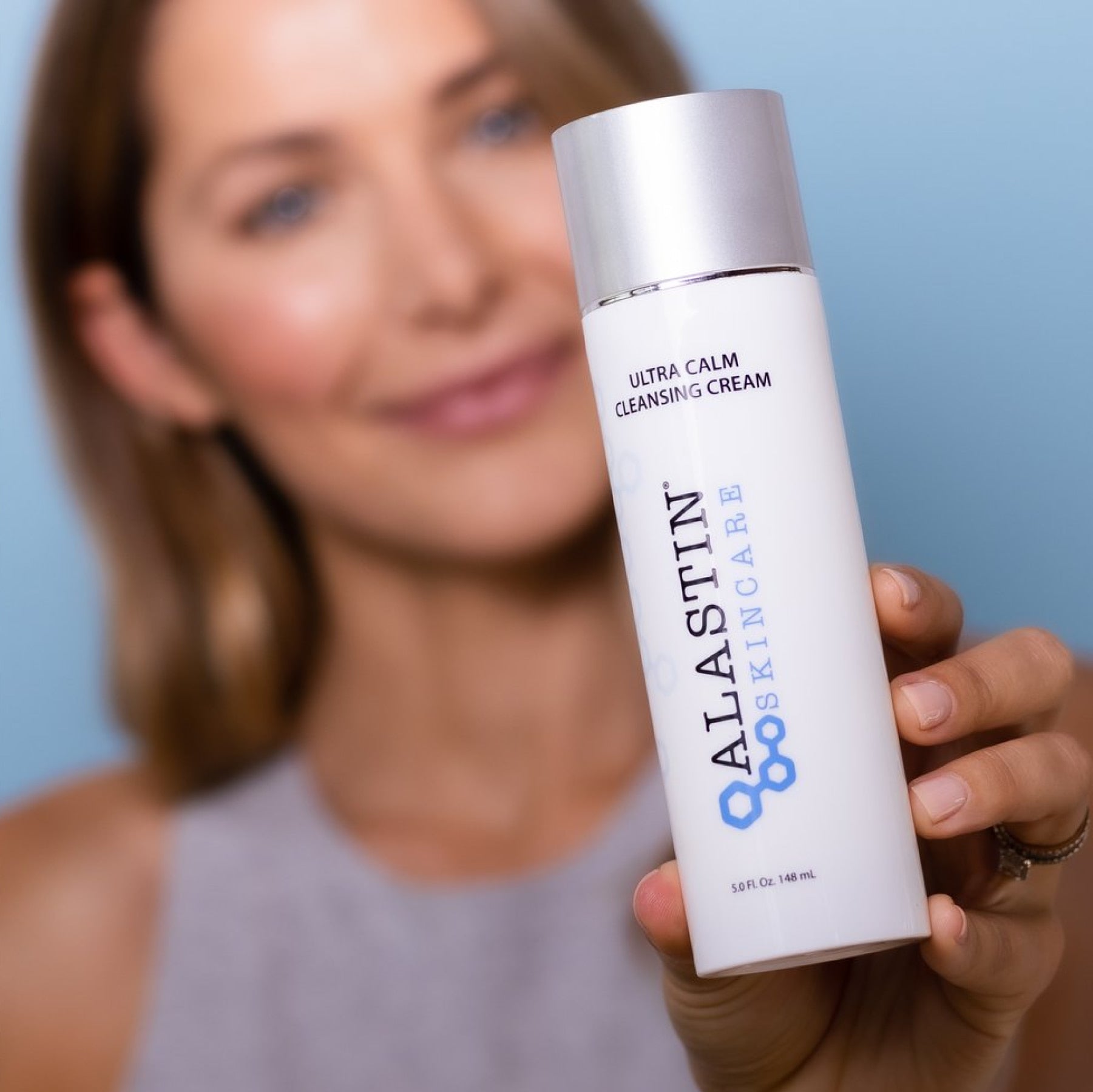 Alastin Ultra Calm Cleansing Cream - MacroPanora