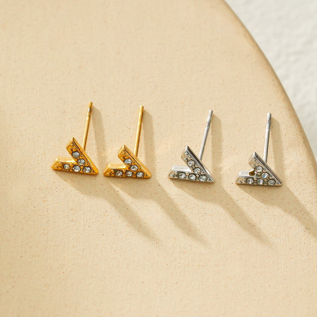 ALIVALDA Silver: 'V' Shaped Zirconia (CZ) Mini Stud Earrings - MacroPanora