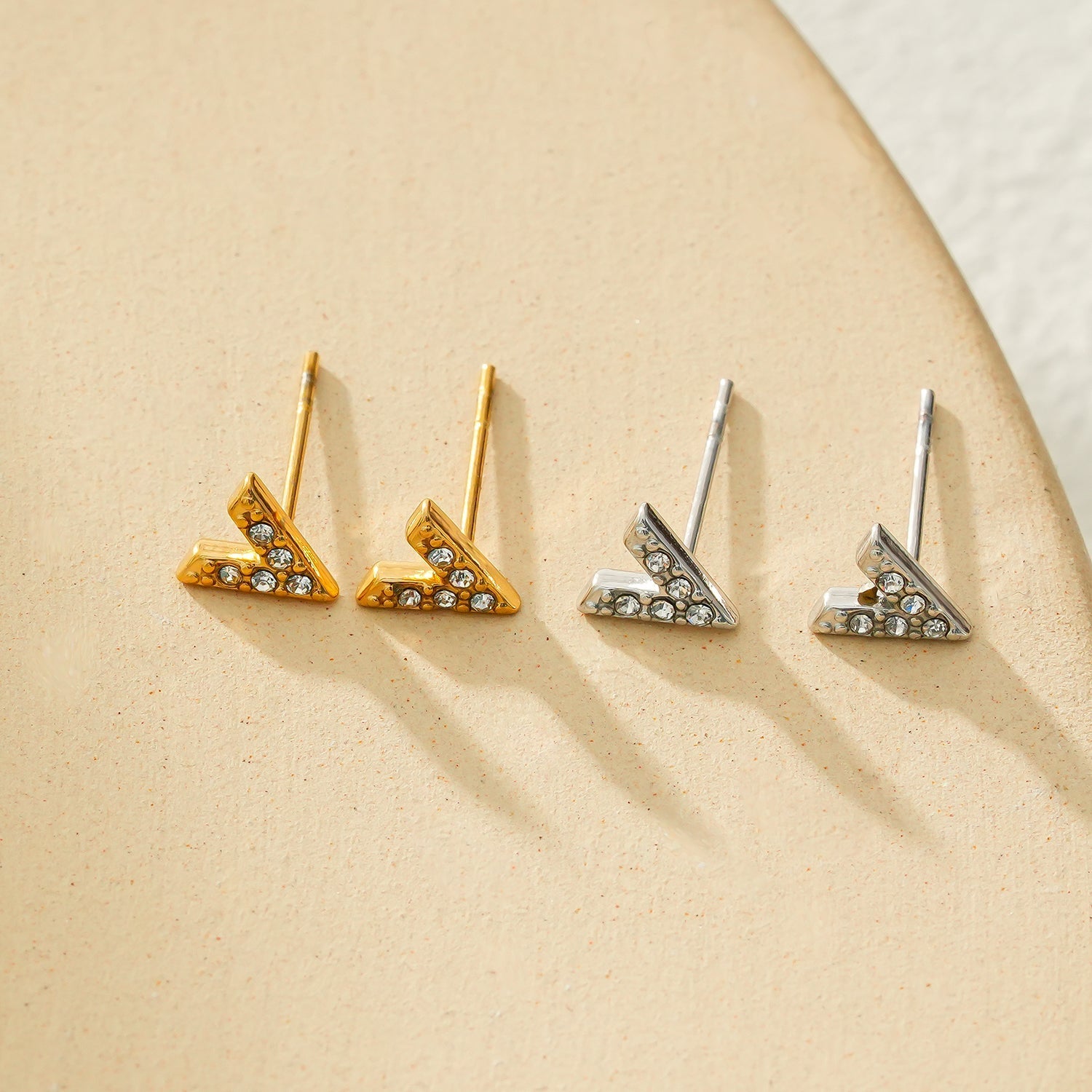 ALIVALDA Silver: 'V' Shaped Zirconia (CZ) Mini Stud Earrings - MacroPanora
