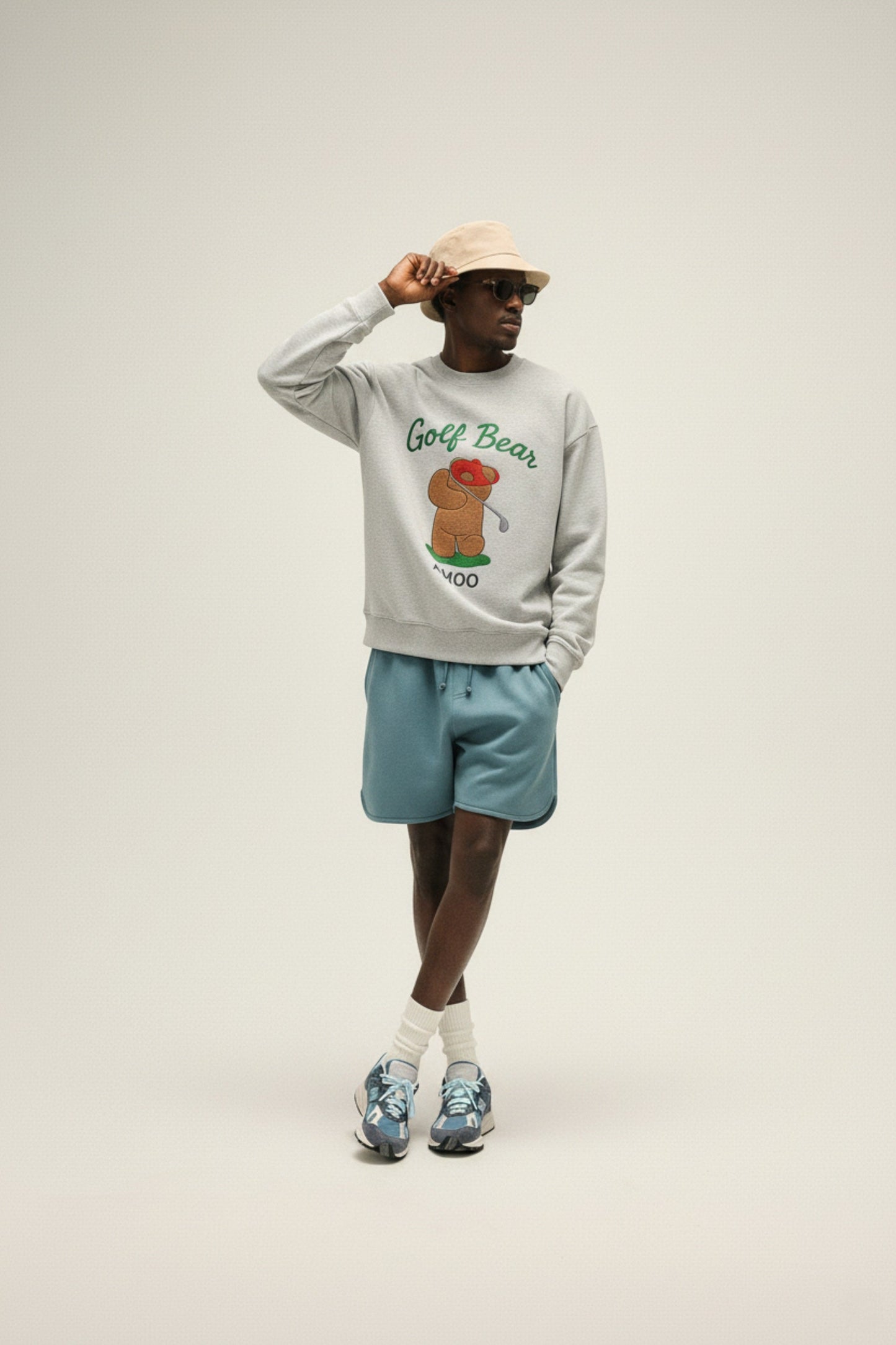 Amoo Golf Bear Men’s Sweatshirt - MacroPanora