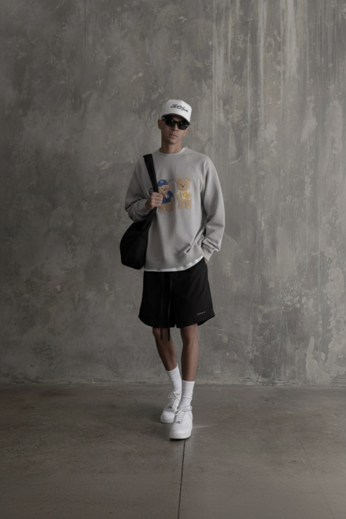 Amoo Tennis Bear Men’s Sweatshirt - MacroPanora