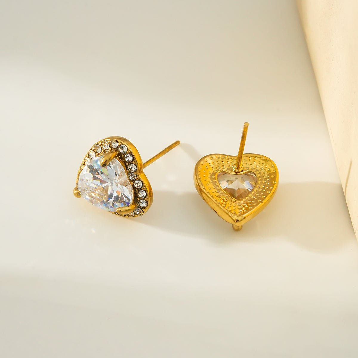 BANRAK Gold: Shimmering Heart Shaped Moissanite & Zirconia (CZ) Embedded Stud Earrings - MacroPanora