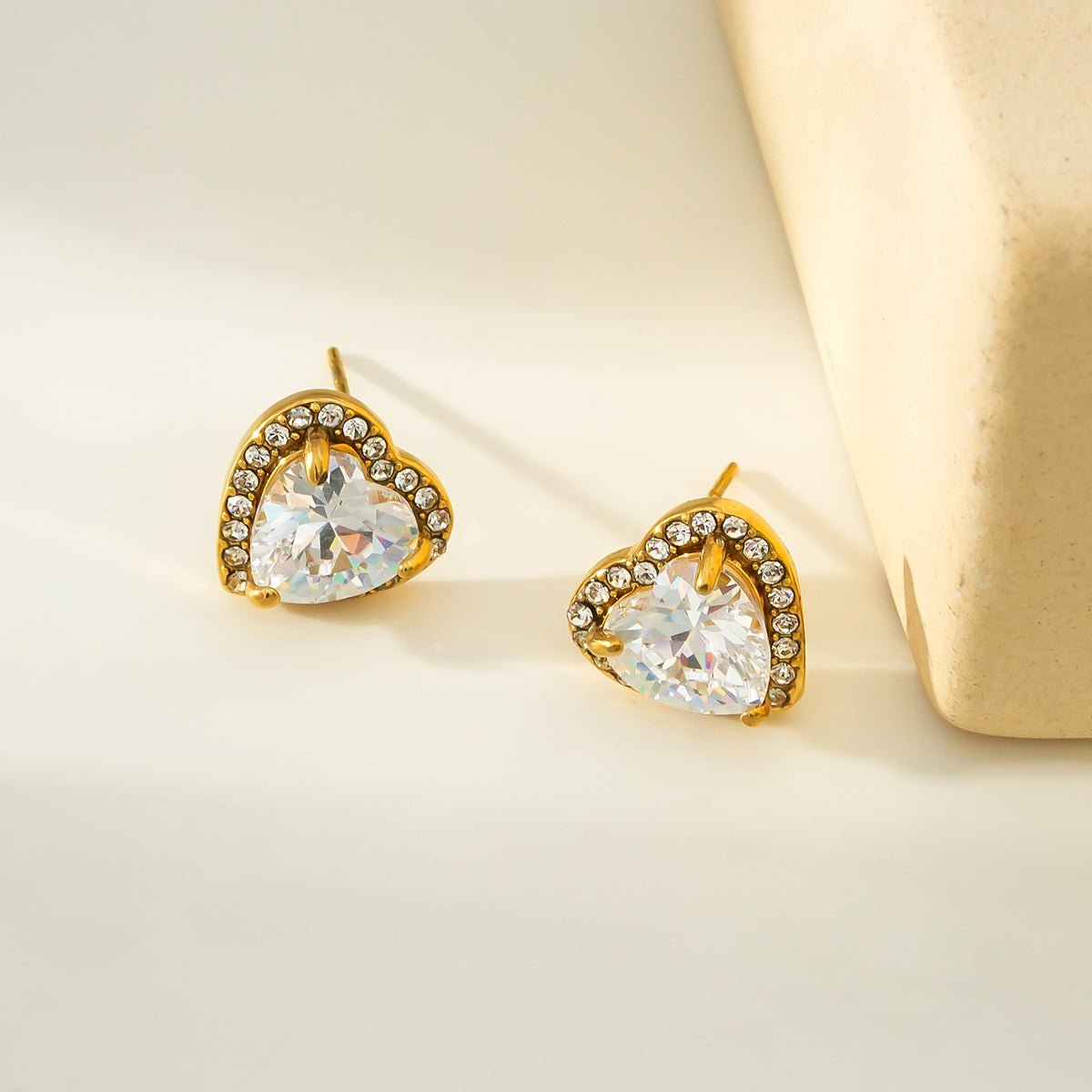 BANRAK Gold: Shimmering Heart Shaped Moissanite & Zirconia (CZ) Embedded Stud Earrings - MacroPanora