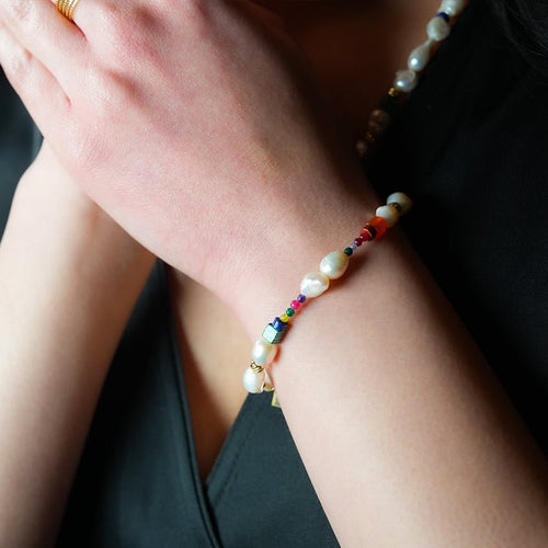 BANYANA: Paradise Found - Colourful Bracelet with Gold Beads, Natural Stones, and Freshwater Pearls - MacroPanora