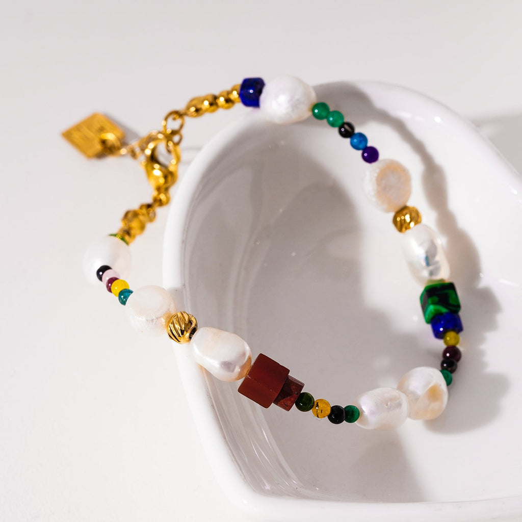 BANYANA: Paradise Found - Colourful Bracelet with Gold Beads, Natural Stones, and Freshwater Pearls - MacroPanora
