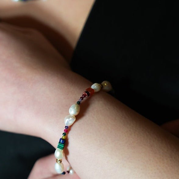 BANYANA: Paradise Found - Colourful Bracelet with Gold Beads, Natural Stones, and Freshwater Pearls - MacroPanora
