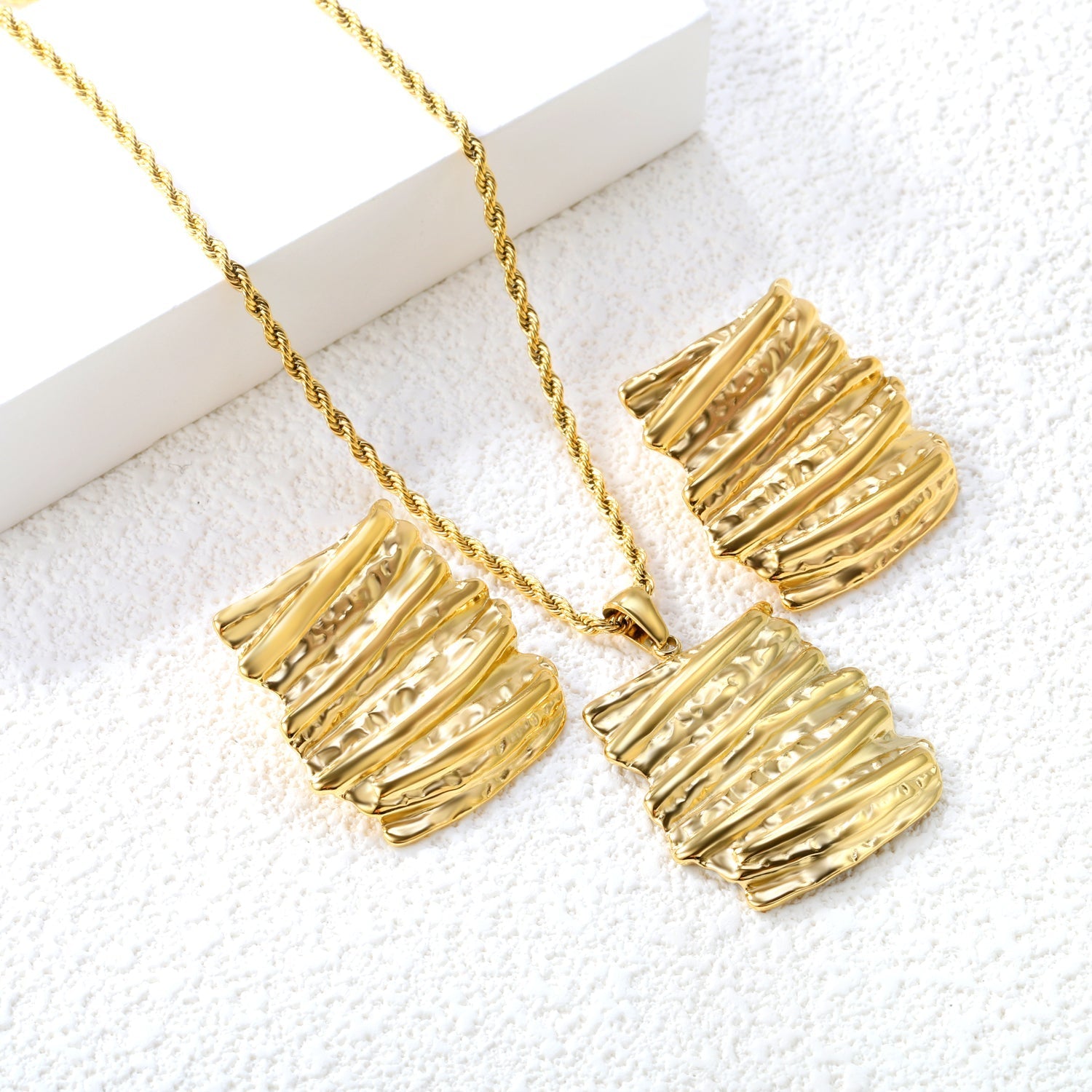 Bark Elegance Jewelry Set - MacroPanora