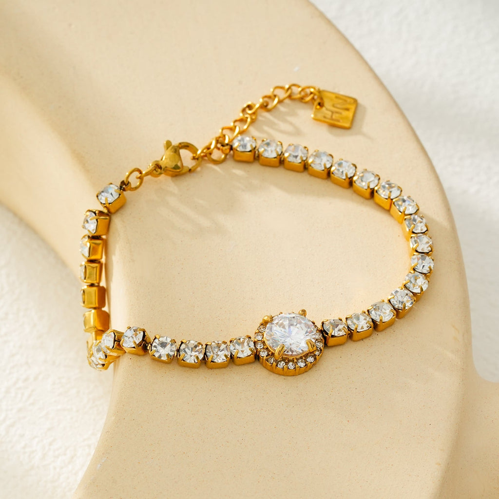 BEREA Gold: Tennis Bracelet with Large Zirconia (CZ) Centrepiece – Timeless Elegance for Every Occasion - MacroPanora