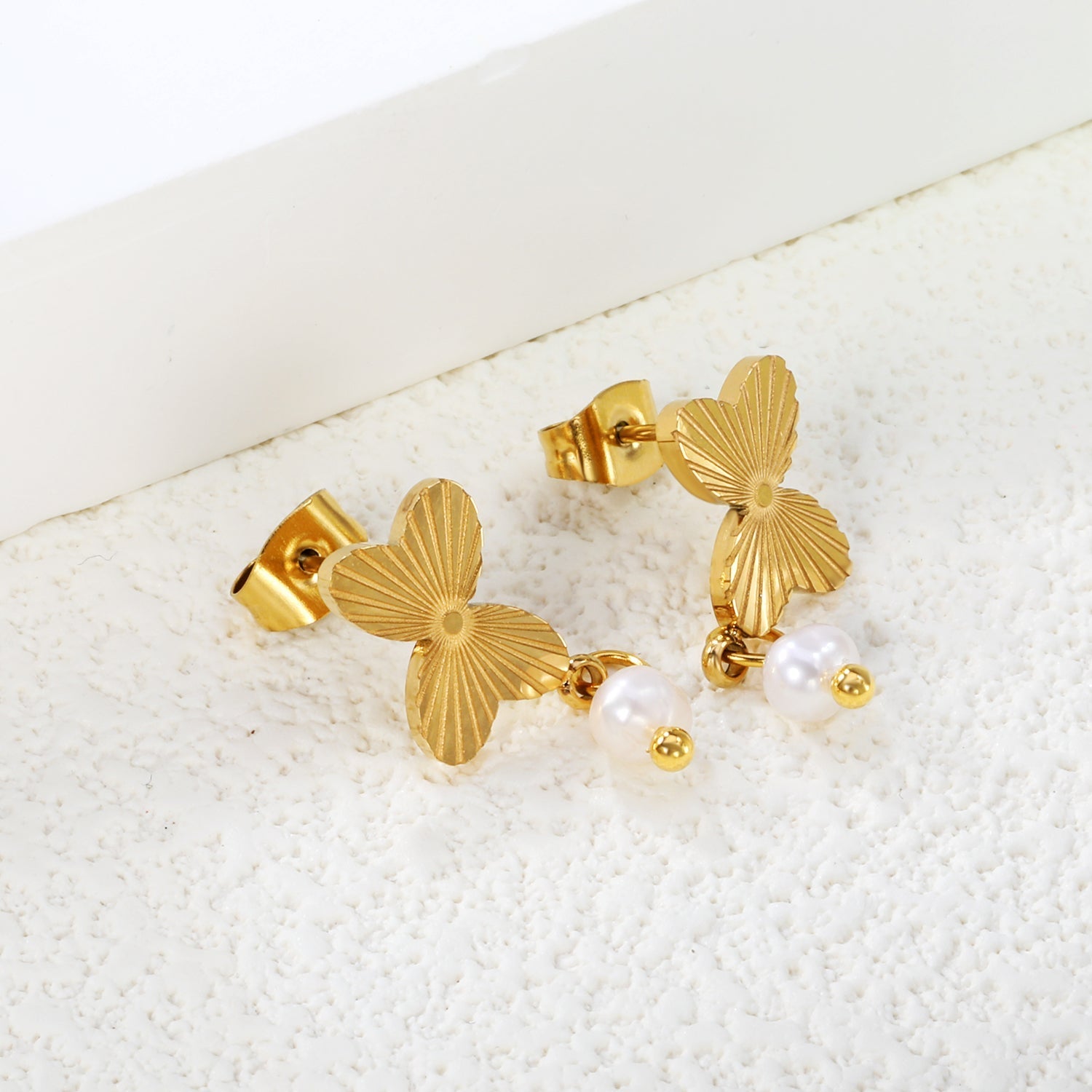 Butterfly Dream Pearl Earrings - MacroPanora