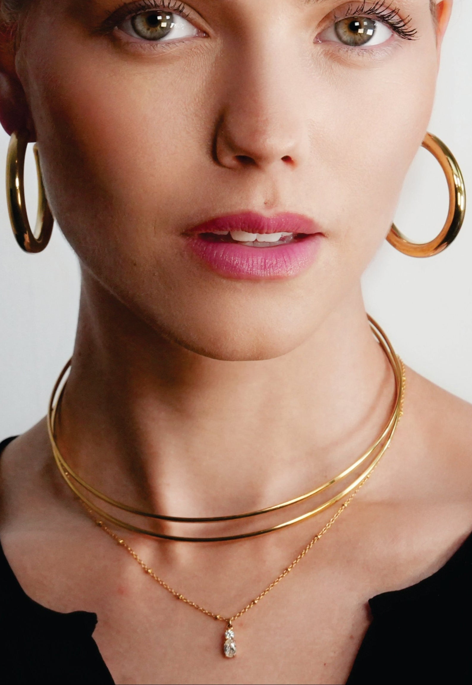 CABBANA Gold: A Duo Set of Zirconia Charm Pendants on a Beaded Chain Necklace - MacroPanora