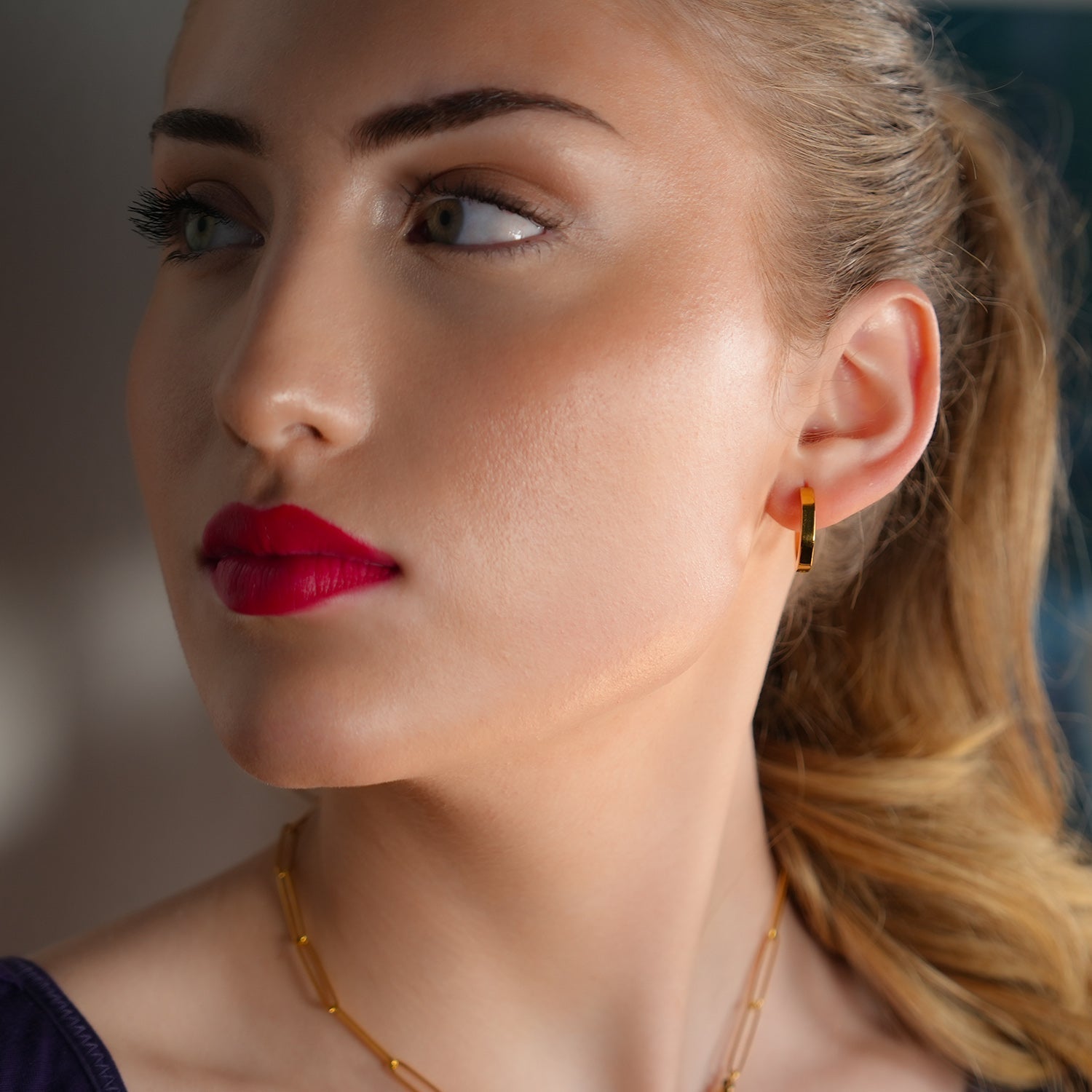 CALAU Gold: Contemporary Geometric Hoop Earrings - MacroPanora