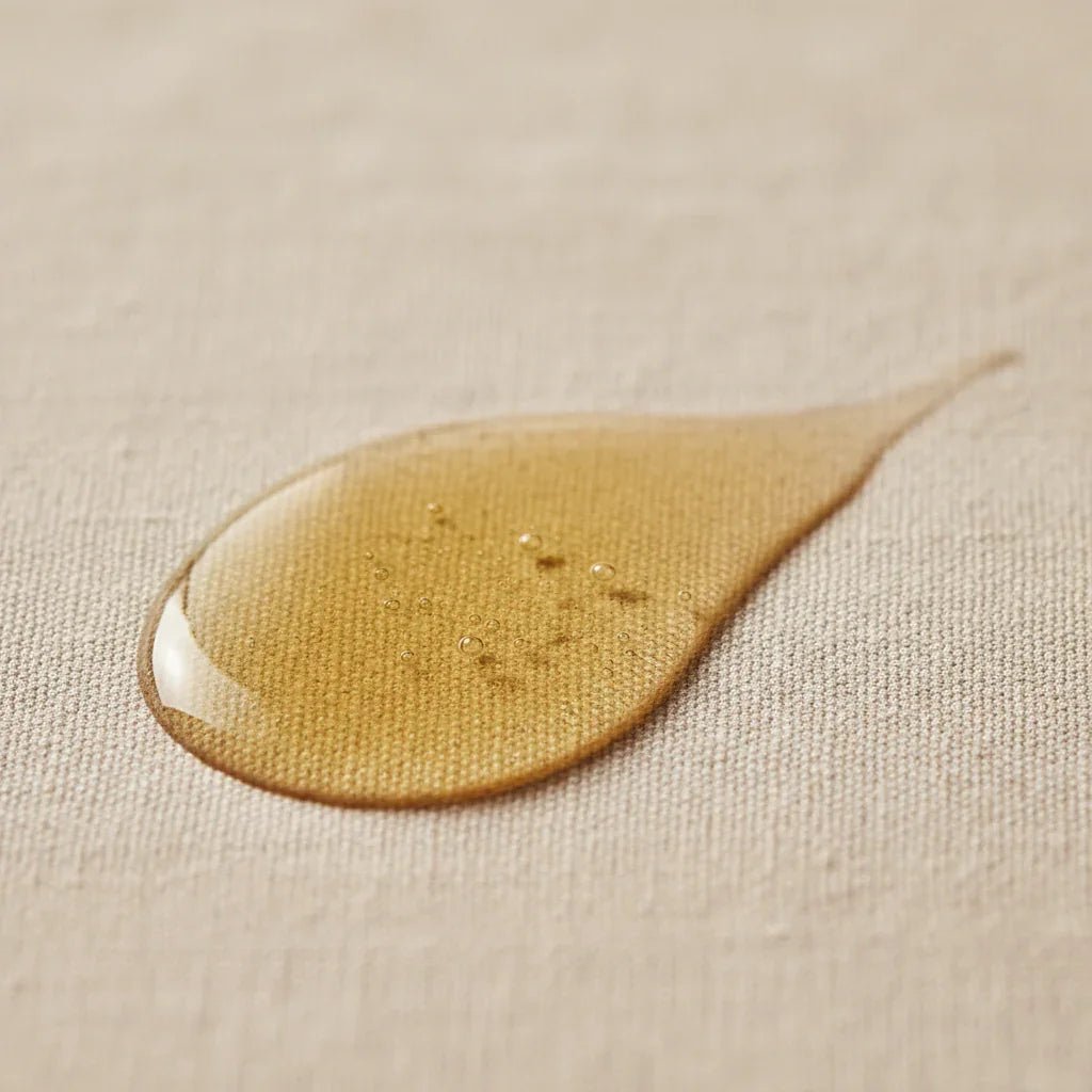 Canadian Grace 100% Organic Jojoba Oil – For Sensitive, Reactive & Acne-Prone Skin + Dry-Feeling or Oily Scalp - MacroPanora