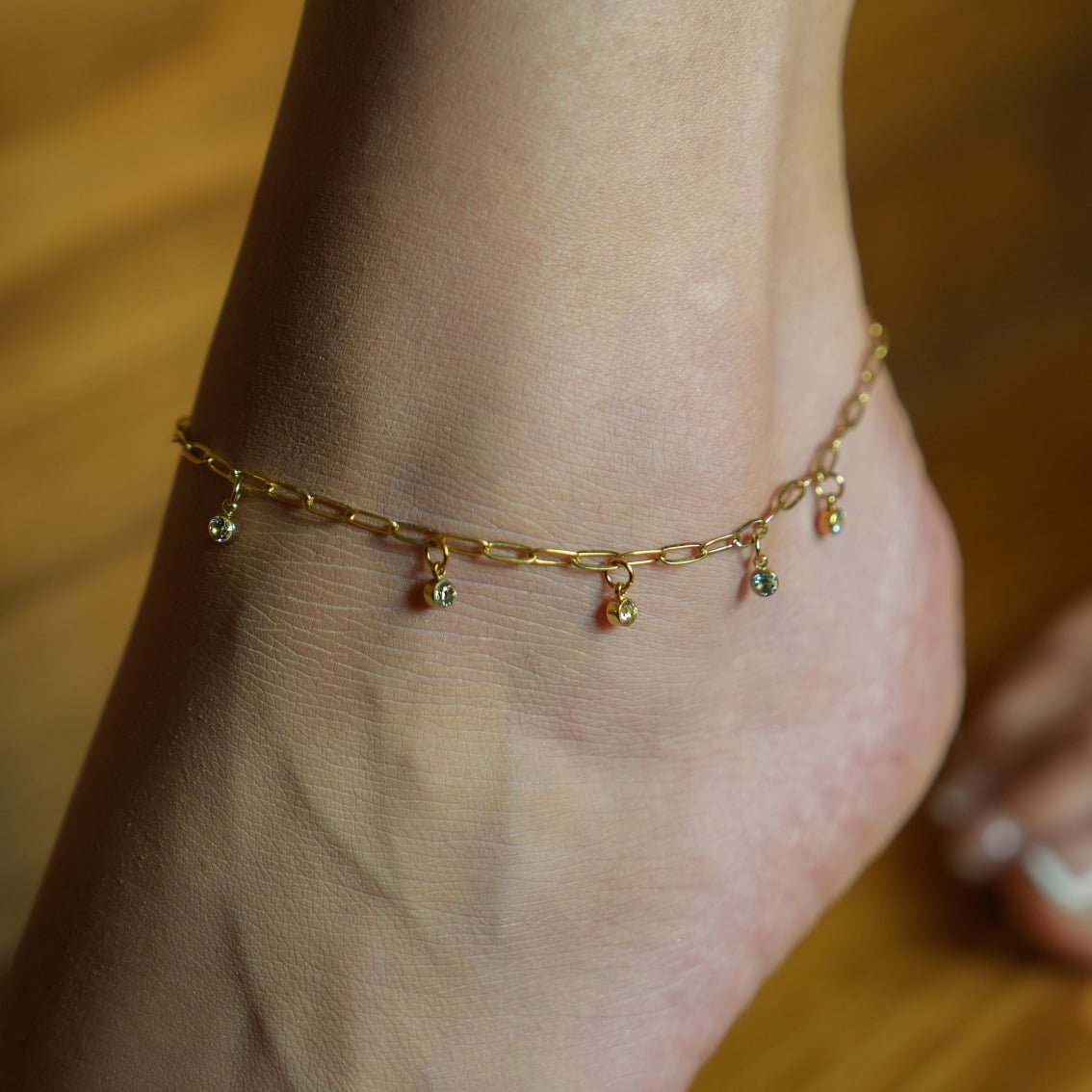 CANARI: Mini Paper - Clip Chain Anklet with Satellite Zirconia Charms - MacroPanora