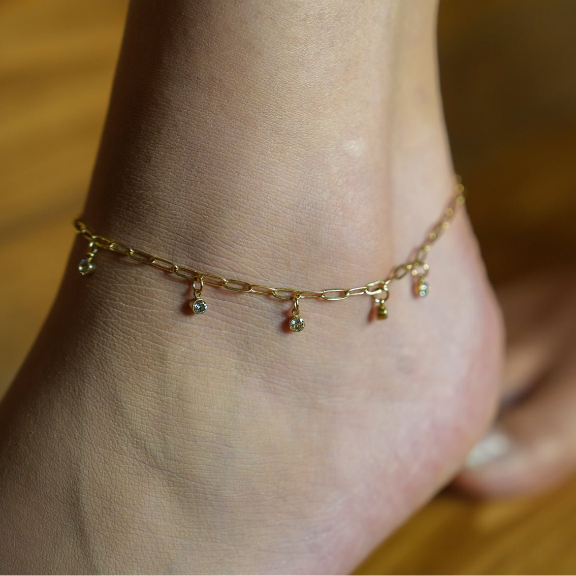 CANARI: Mini Paper - Clip Chain Anklet with Satellite Zirconia Charms - MacroPanora