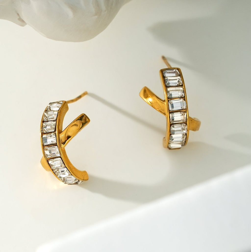 CARBIS: Retro Style Crossover Zirconia Embedded Earrings in Gold - MacroPanora