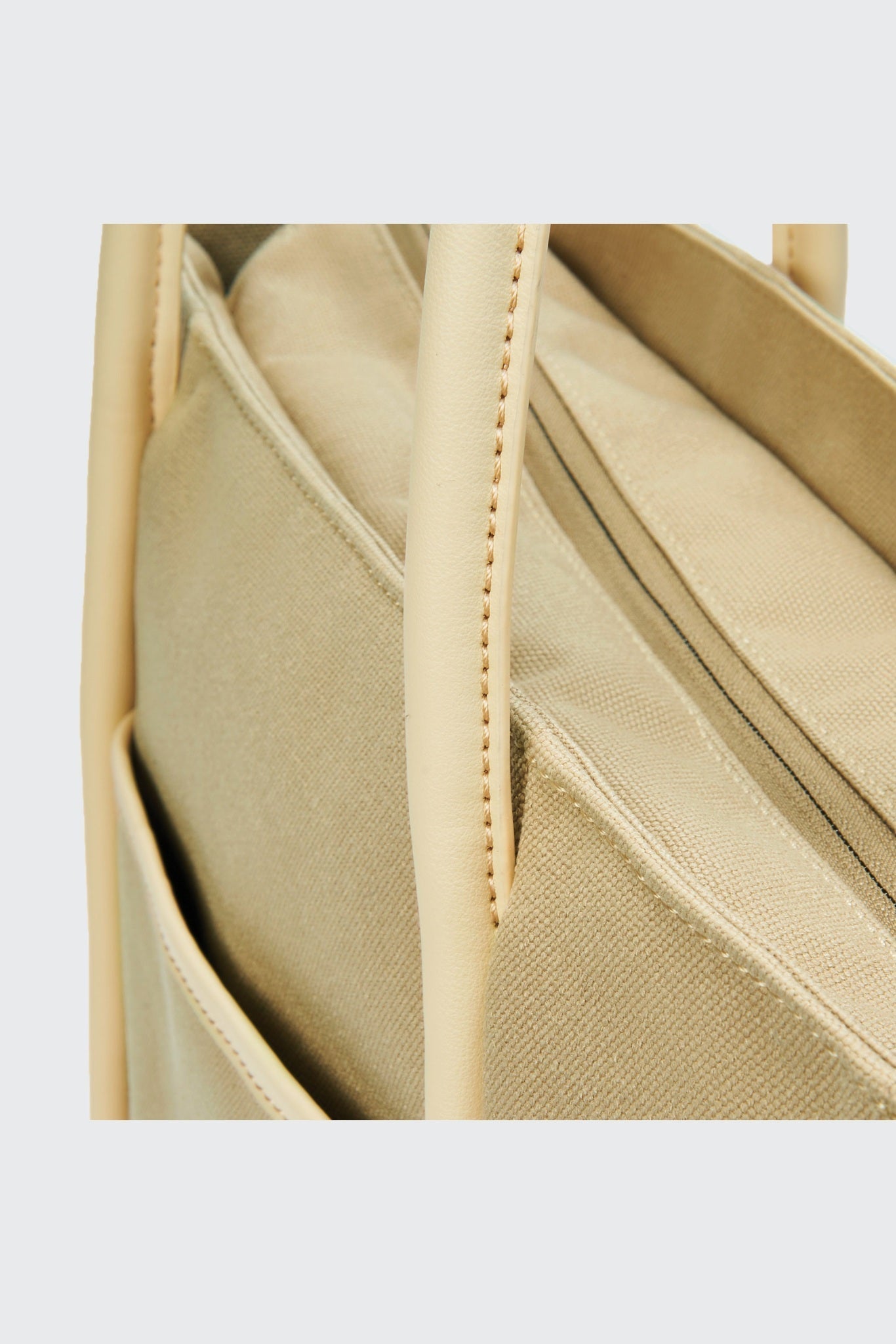 Club Tote (Camel) - MacroPanora