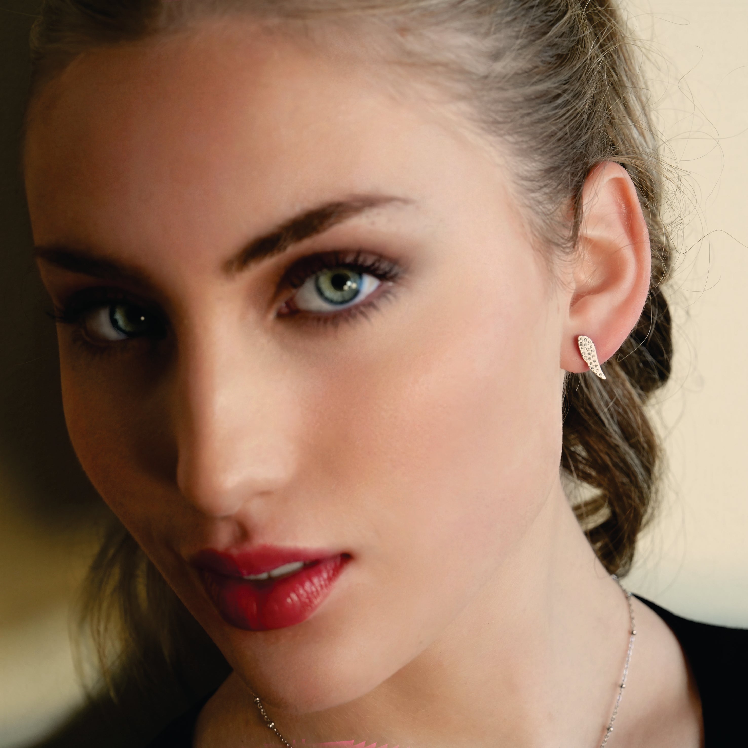 COMPTON White Gold (Silver Toned): Dazzling Pavé Zirconia Wing Shaped Stud Earrings – Elegant Sparkle for Every Occasion - MacroPanora