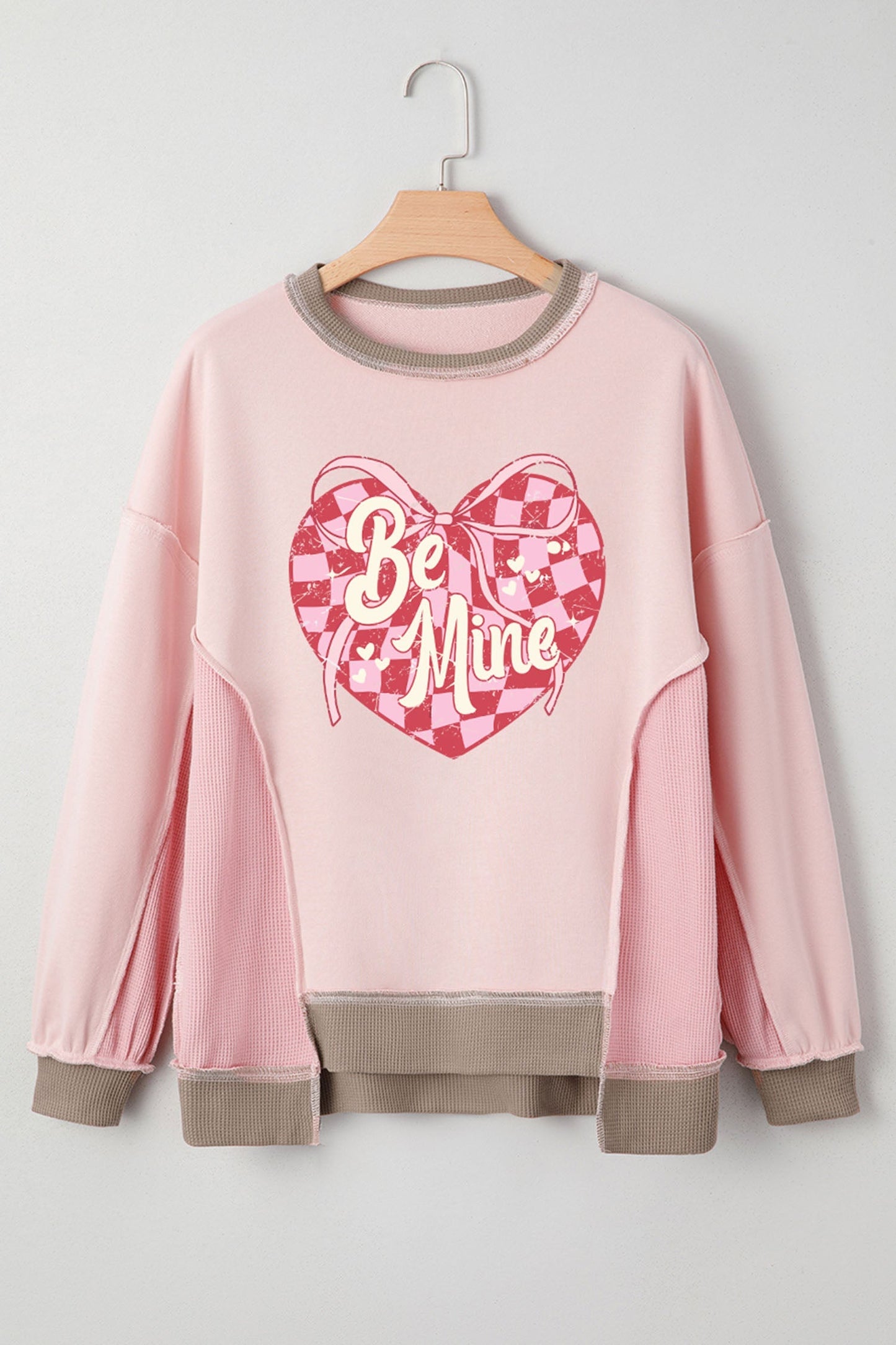 Cozy Women's Light Pink Color Block Heart Print Sweatshirt - Stylish Waffled Patchwork with Trendy Checkered Design - MacroPanora