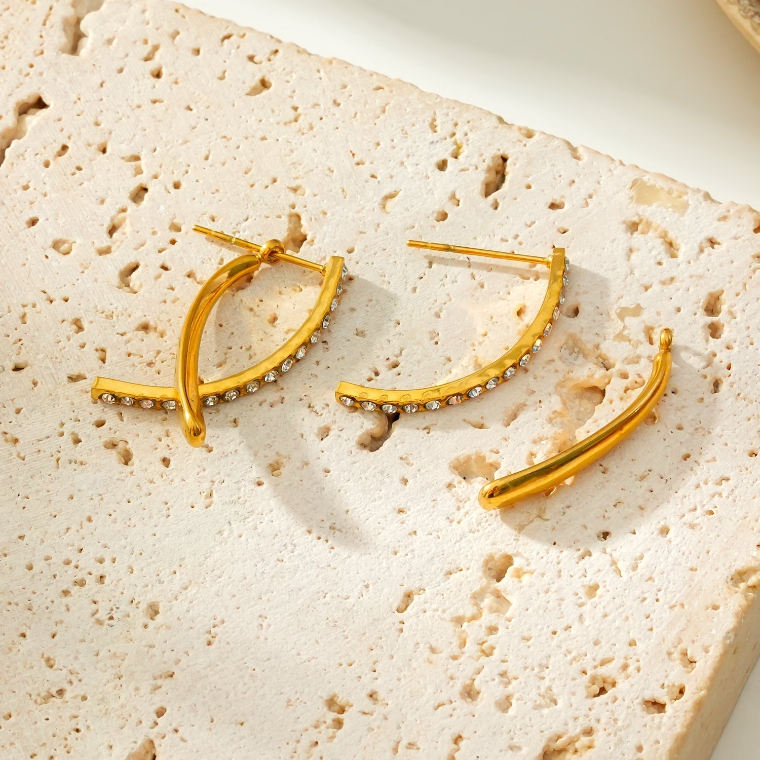 CREEDA Gold: Avant - Garde Shaped Detachable Hoop Earrings with Zirconia Gemstones - MacroPanora