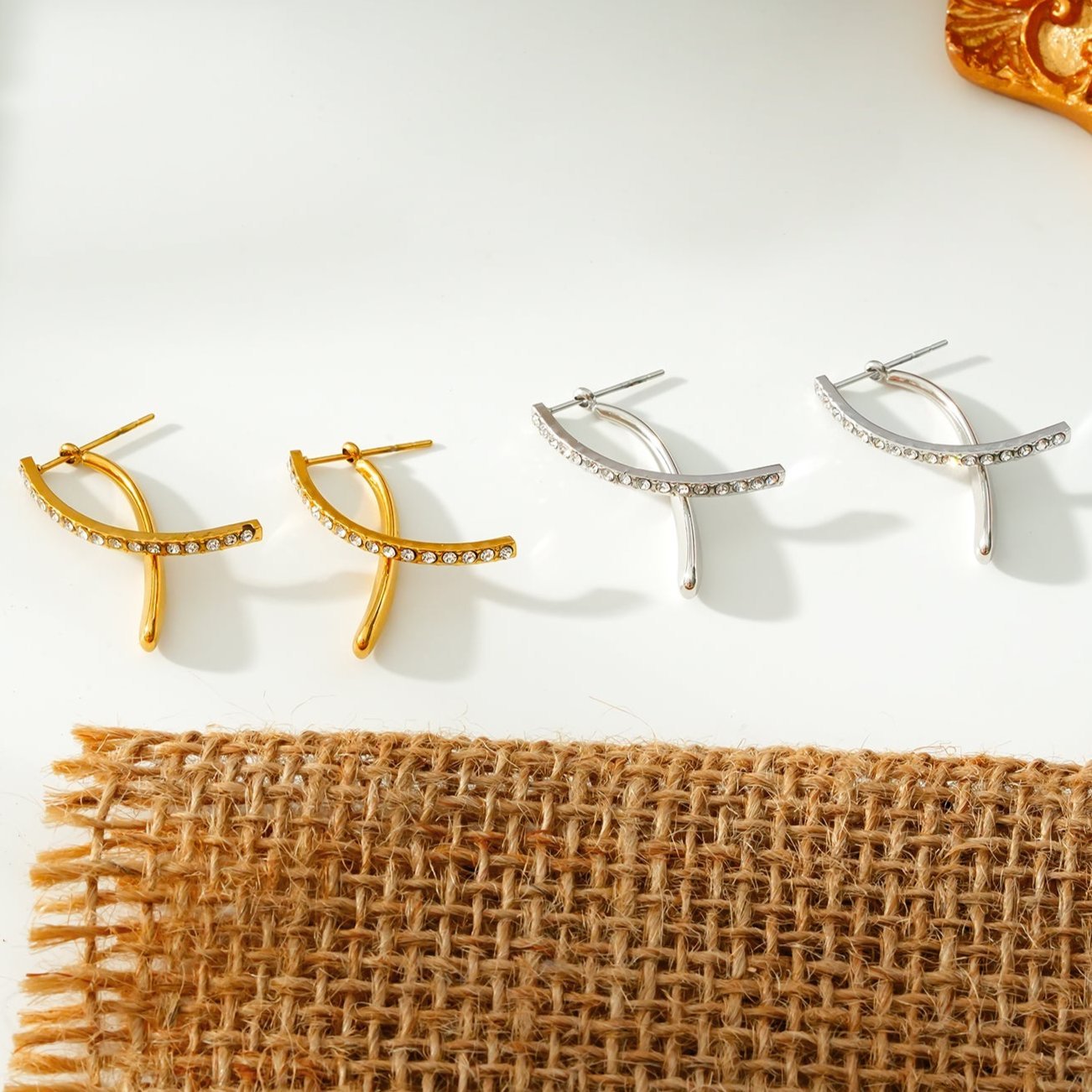 CREEDA Gold: Avant - Garde Shaped Detachable Hoop Earrings with Zirconia Gemstones - MacroPanora