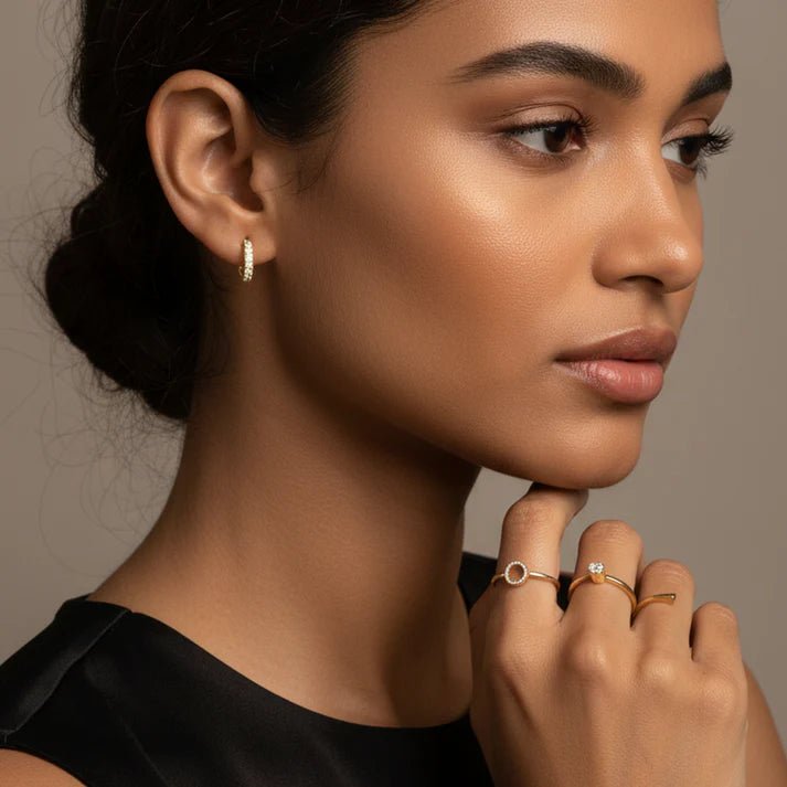 Crystal Radiance Round Earrings Gold - Earrings | MacroPanora