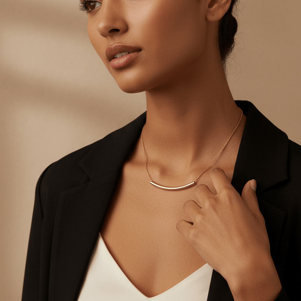 Curved Tube Pendant Choker - MacroPanora