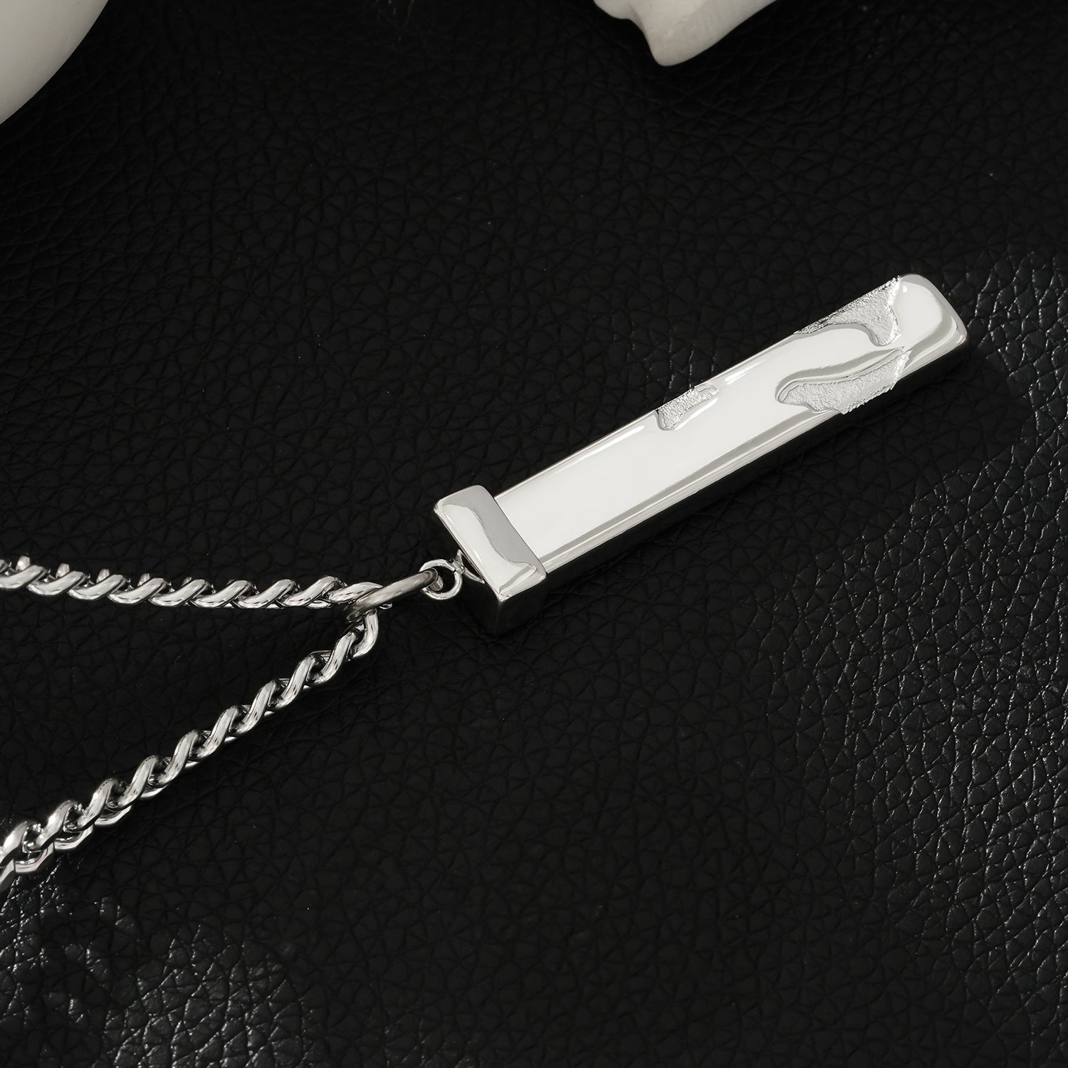 DAKARIA SILVER (White Gold): Chipped Effect Geometric Pendant on a Link Chain For Men & Women - MacroPanora