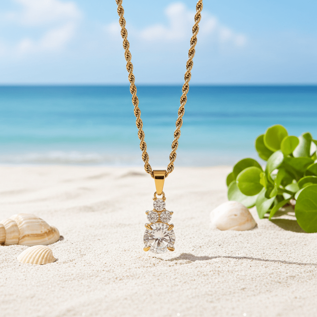 DANAE Gold: Textured Rope Chain with Zirconia Gems Pendant – Trio of Mini Stones on a Larger Gem - MacroPanora