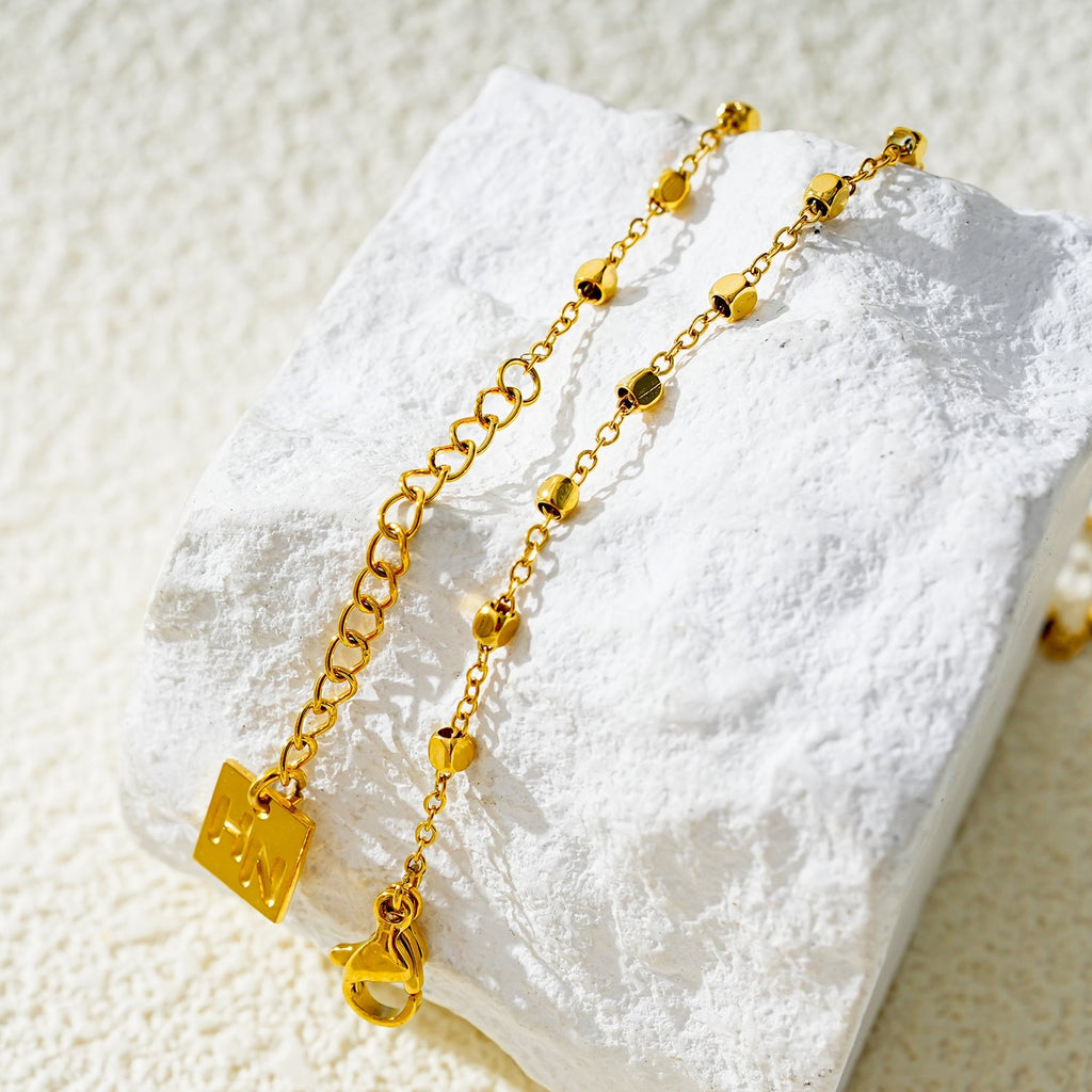 DEMELZA LG: Contemporary Gold Anklet with Delicate Square Beads - MacroPanora