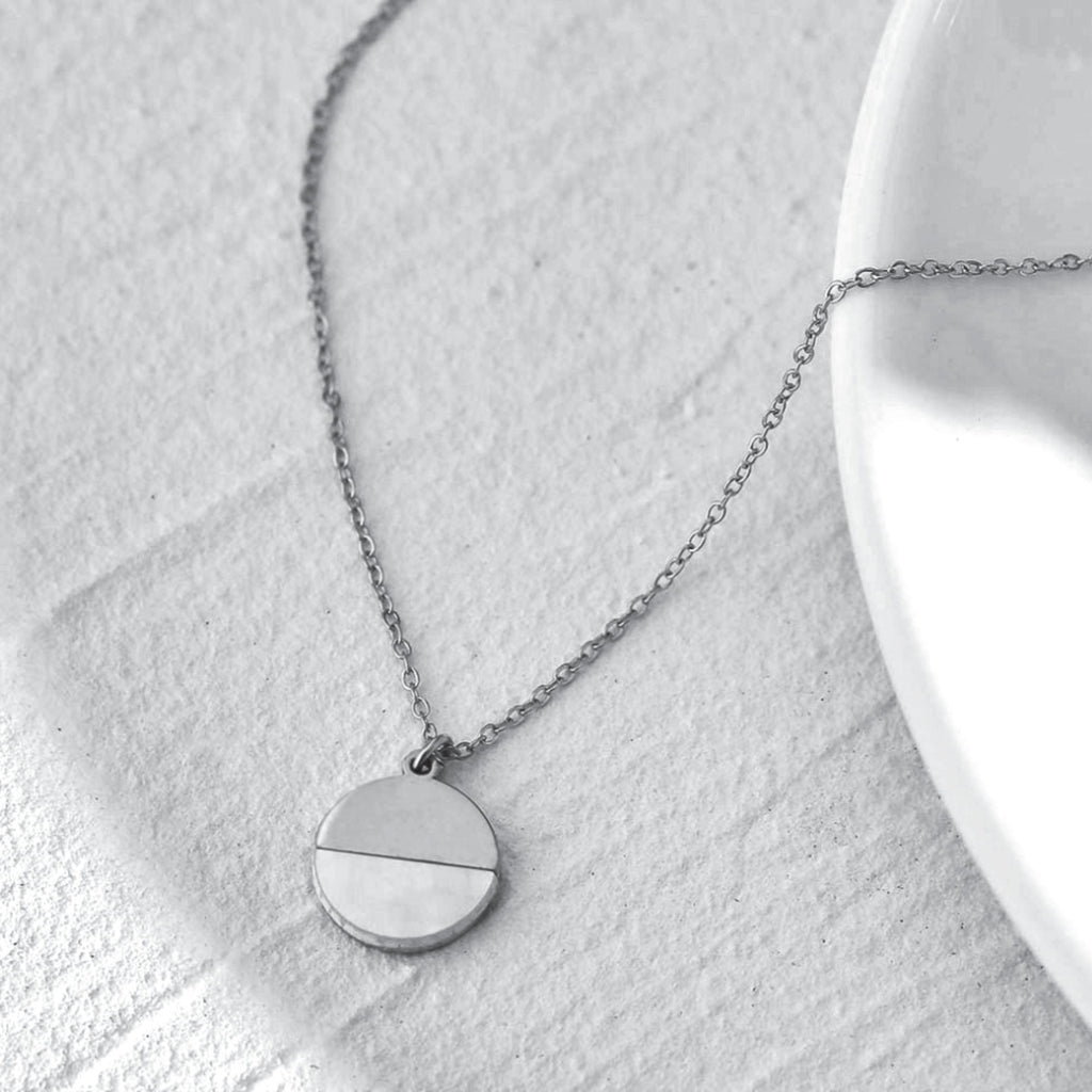 EMERSYN Silver (White Gold): Minimalist Metal & Shell Circle Pendant Necklace - MacroPanora