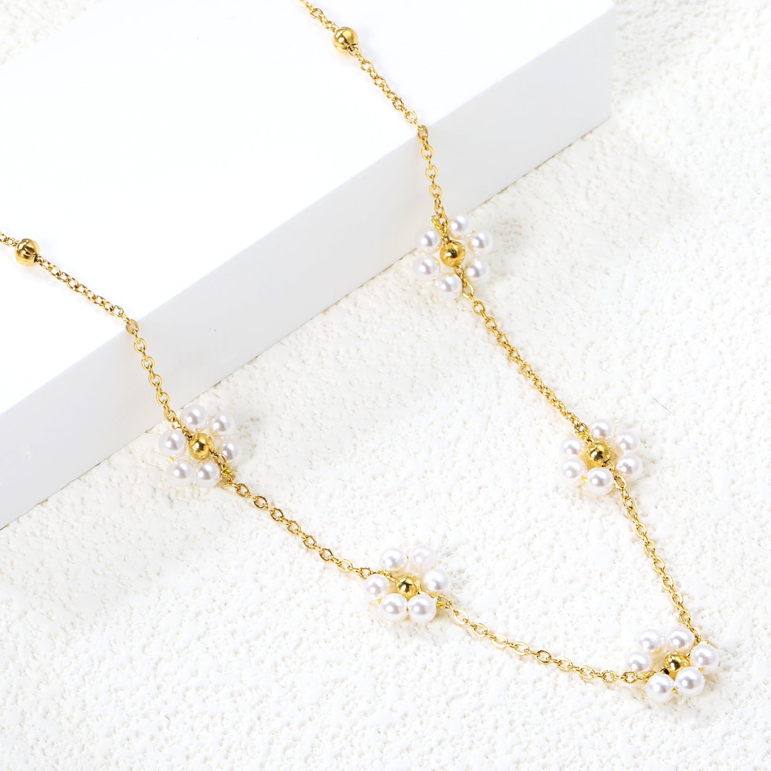 Floral Pearl Pendant Necklace - MacroPanora