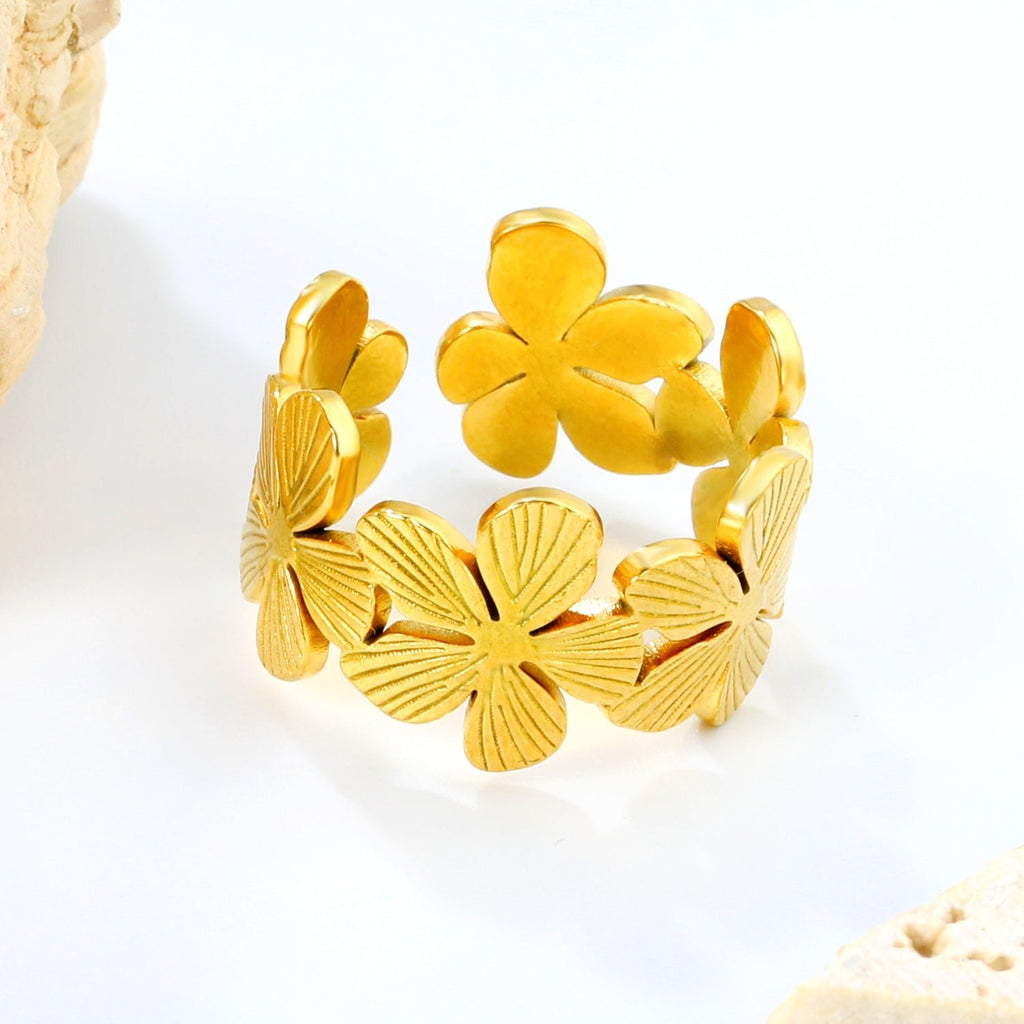 Floral Twist Adjustable Ring - MacroPanora
