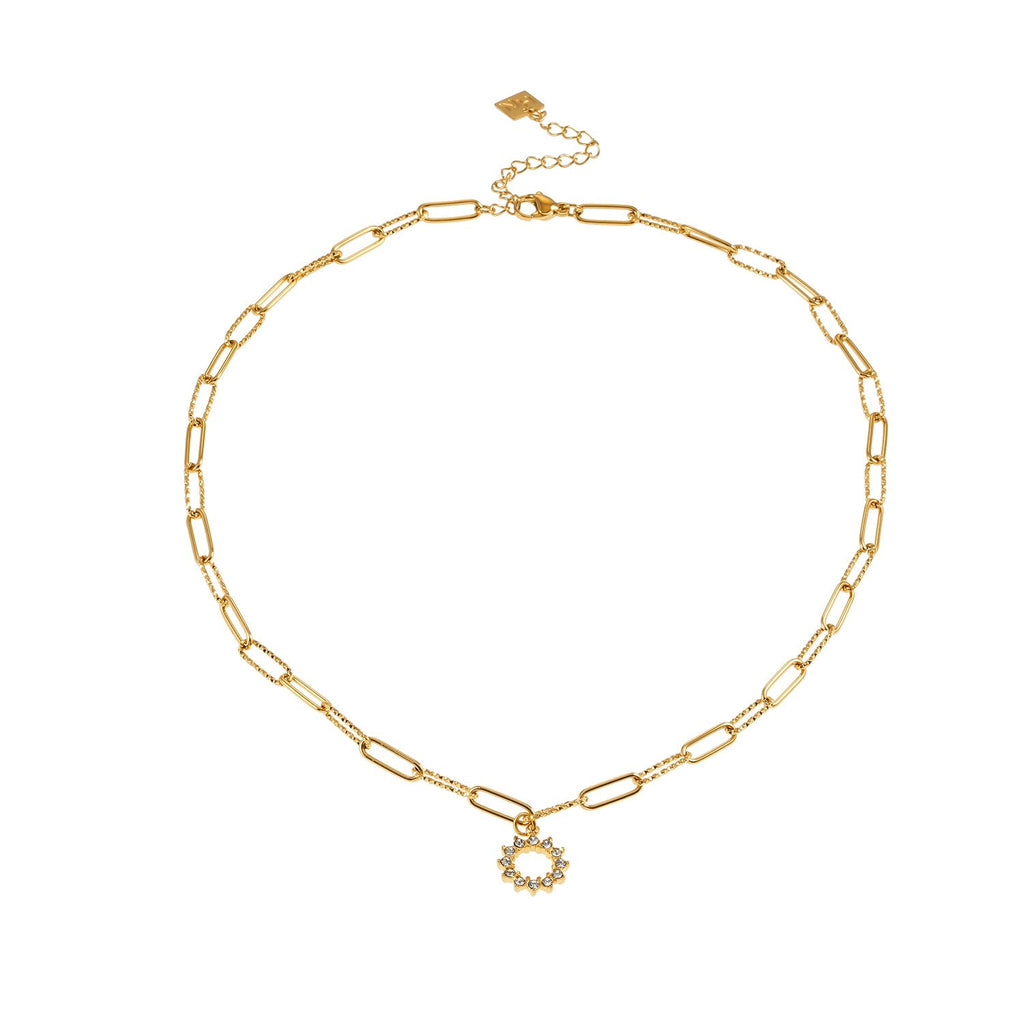 FRETTA: Radiant Star Shaped Pendant Zirconia Paper - Clip Chain Necklace in Gold. - MacroPanora
