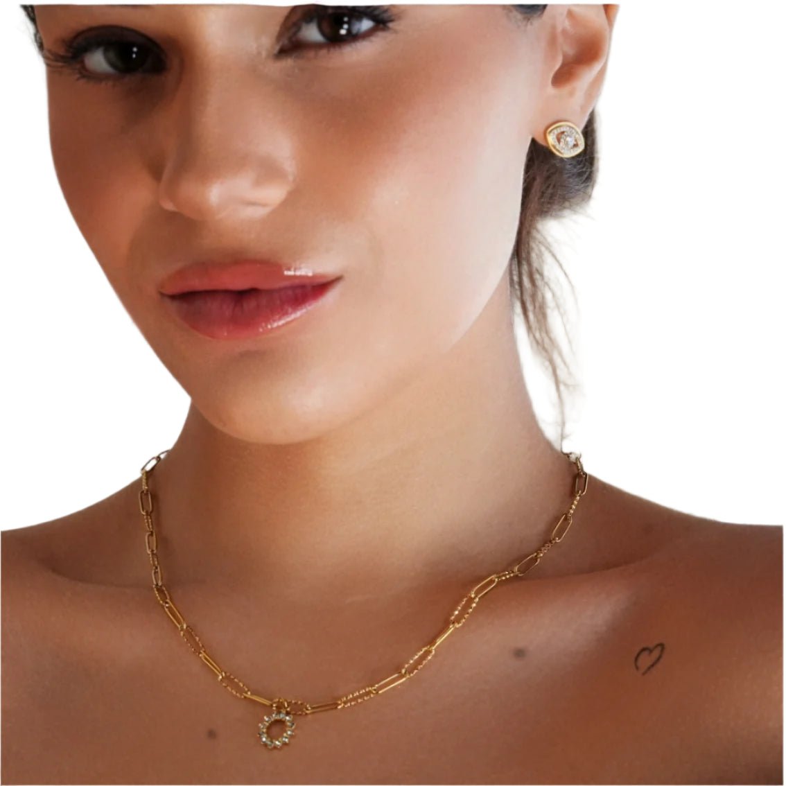 FRETTA: Radiant Star Shaped Pendant Zirconia Paper - Clip Chain Necklace in Gold. - MacroPanora