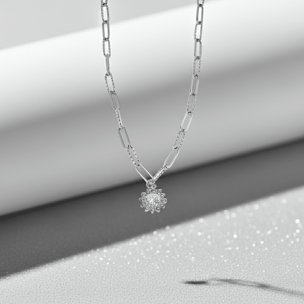 FRETTA: Radiant Star Shaped Pendant Zirconia Paper-Clip Chain Necklace in White Gold (Silver Toned) - MacroPanora