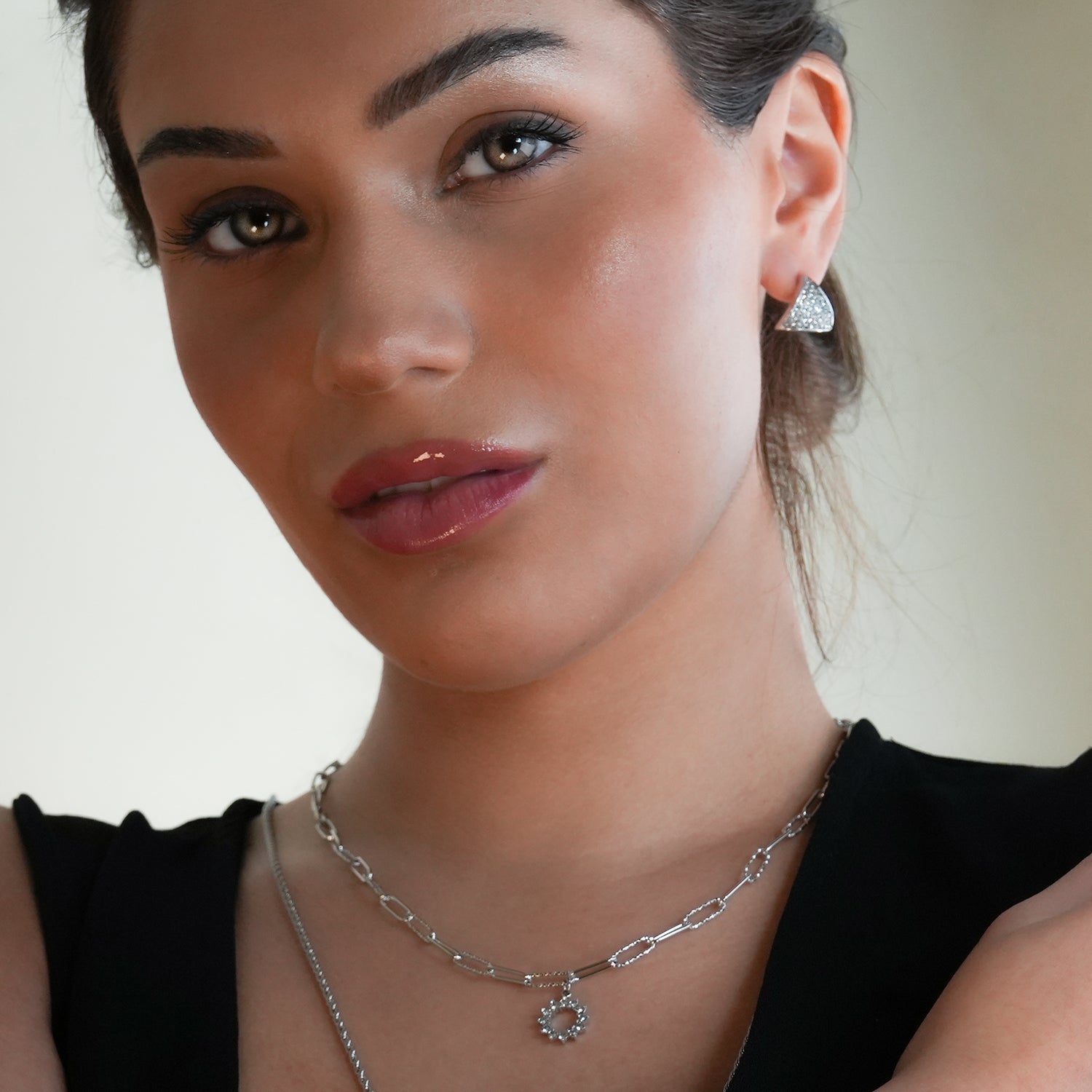 FRETTA: Radiant Star Shaped Pendant Zirconia Paper - Clip Chain Necklace in White Gold (Silver Toned) - MacroPanora