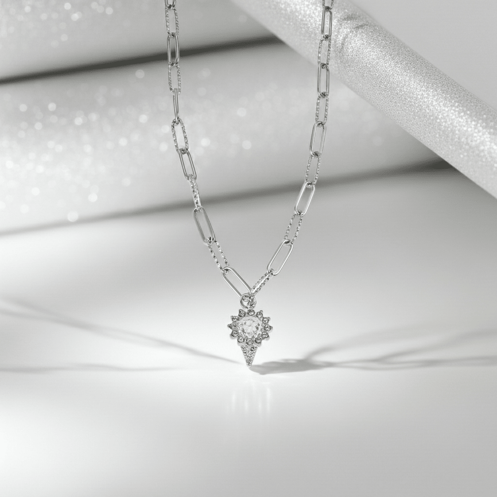 FRETTA: Radiant Star Shaped Pendant Zirconia Paper-Clip Chain Necklace in White Gold (Silver Toned) - MacroPanora