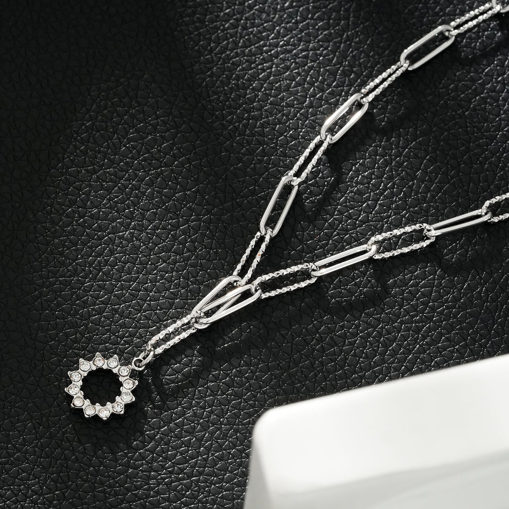 FRETTA: Radiant Star Shaped Pendant Zirconia Paper - Clip Chain Necklace in White Gold (Silver Toned) - MacroPanora