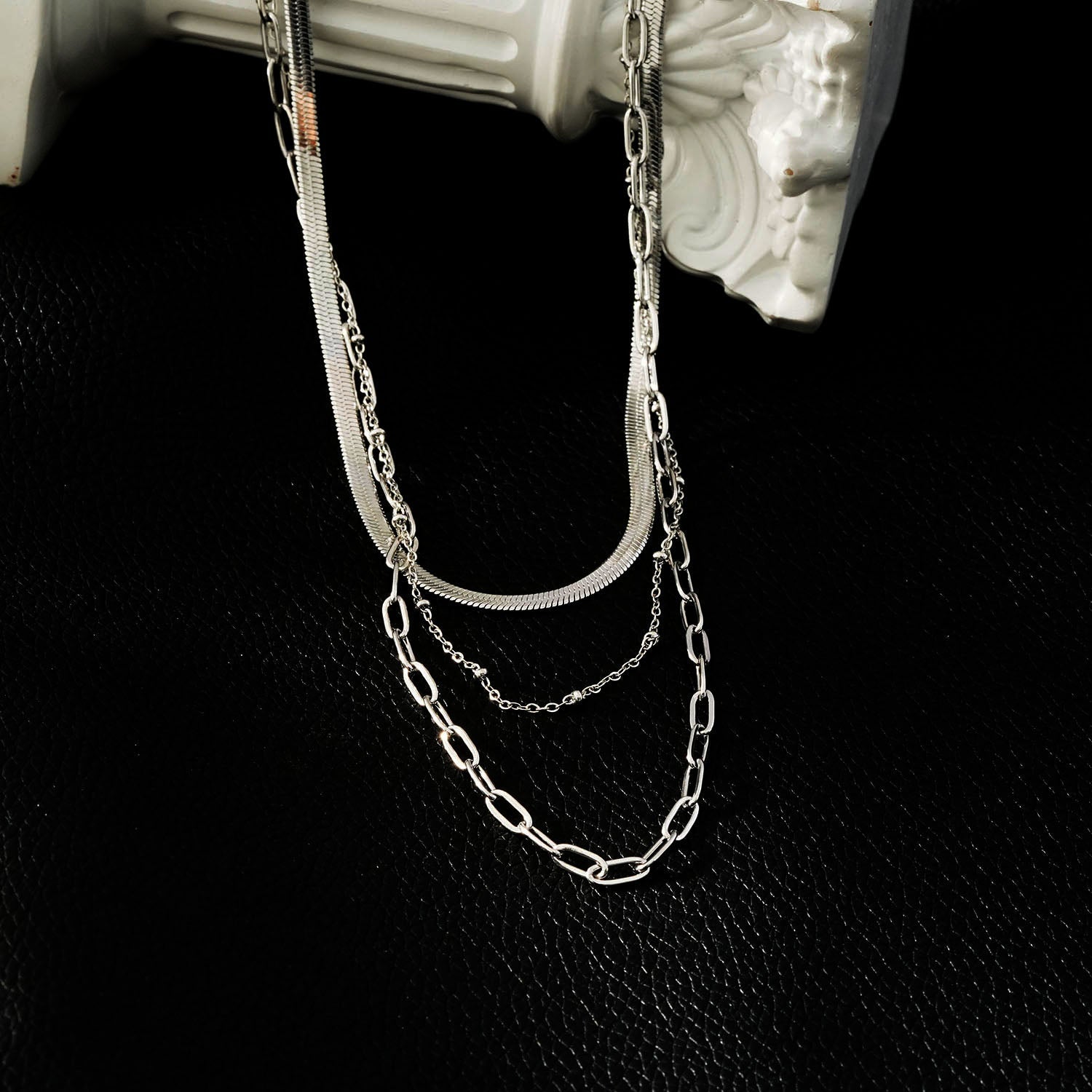 GEILNAR: Triple Layer Mixed - Chain Necklace in Silver - MacroPanora