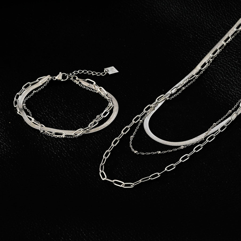 GEILNAR: Triple Layer Mixed - Chain Necklace in Silver - MacroPanora