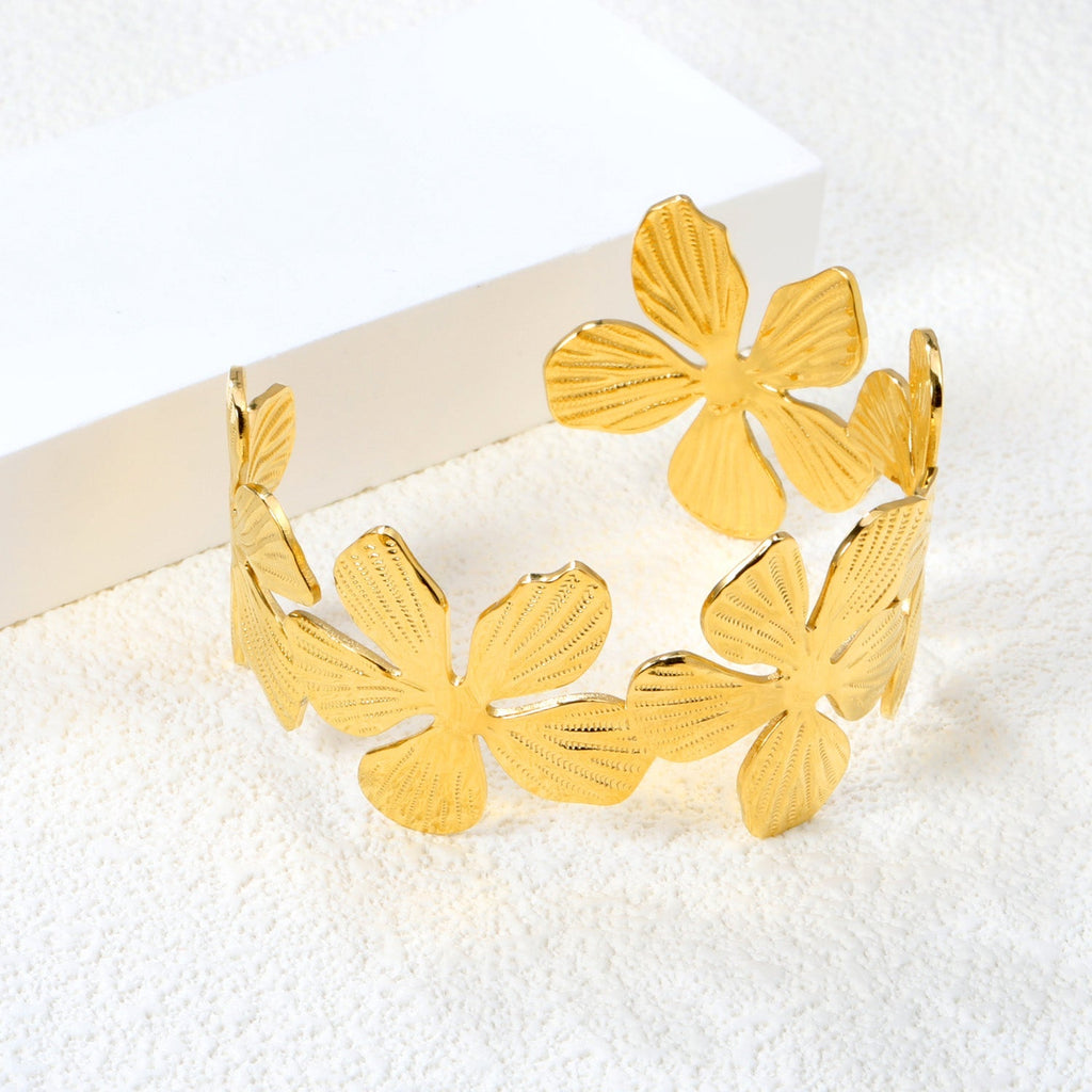Golden Embrace Bracelet - MacroPanora