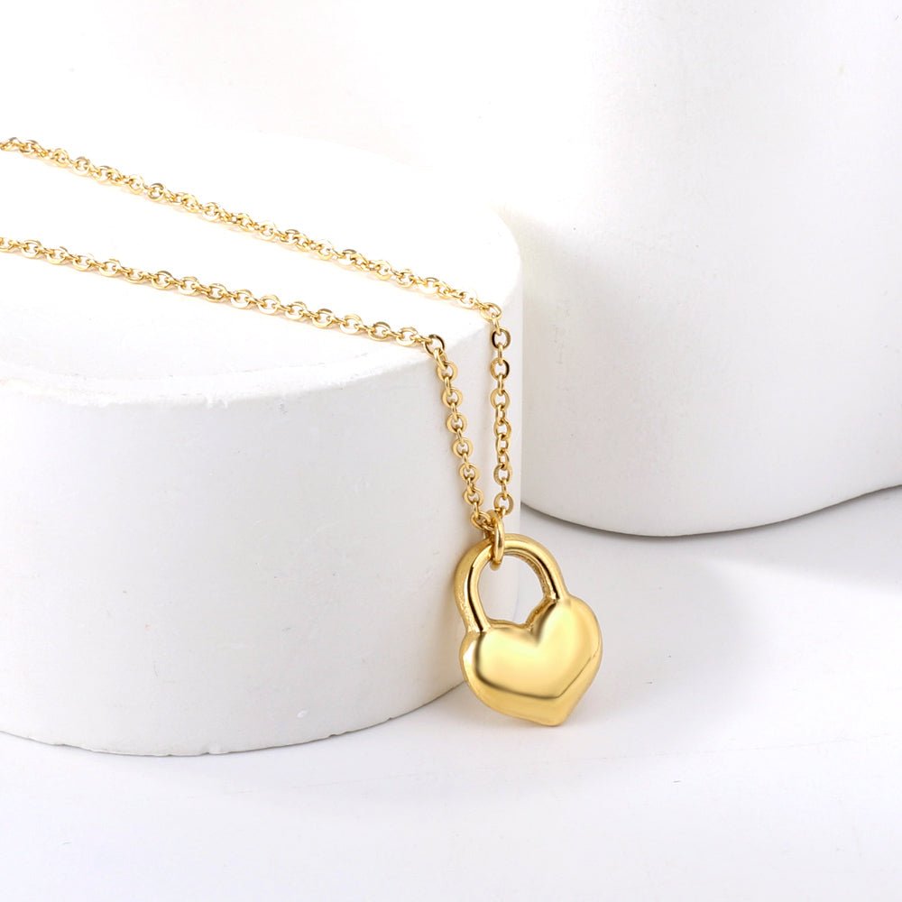 Heart Lock Charm Necklace - MacroPanora
