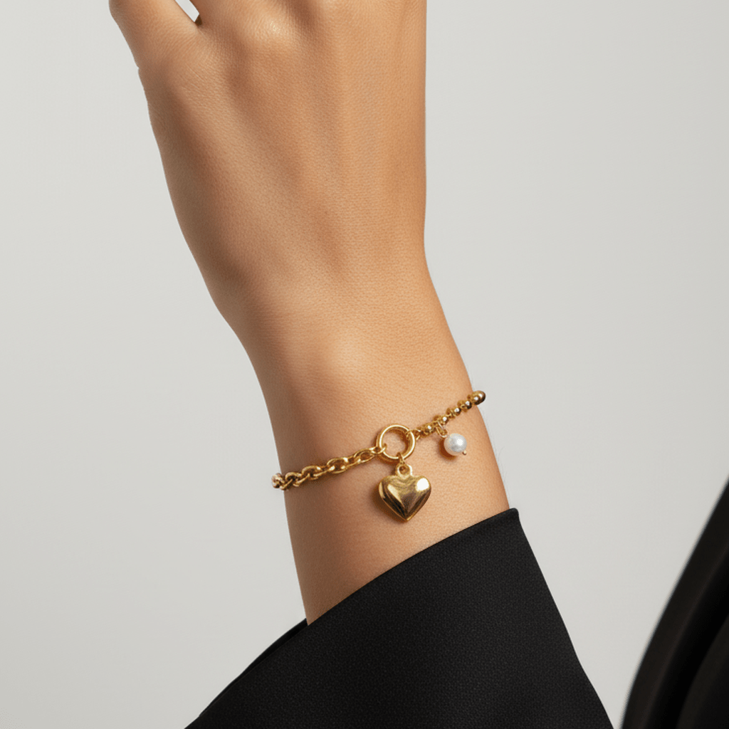Heartfelt Pearl Charm Bracelet - MacroPanora