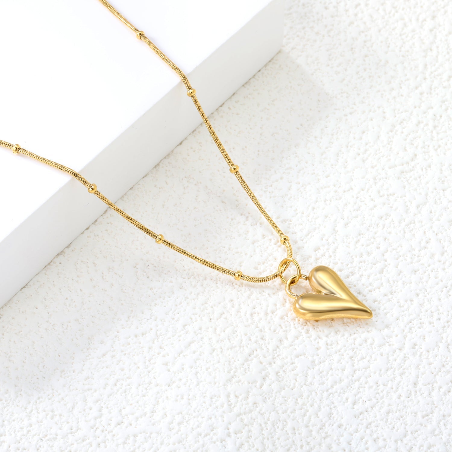 Heartstrings Charm Necklace - MacroPanora