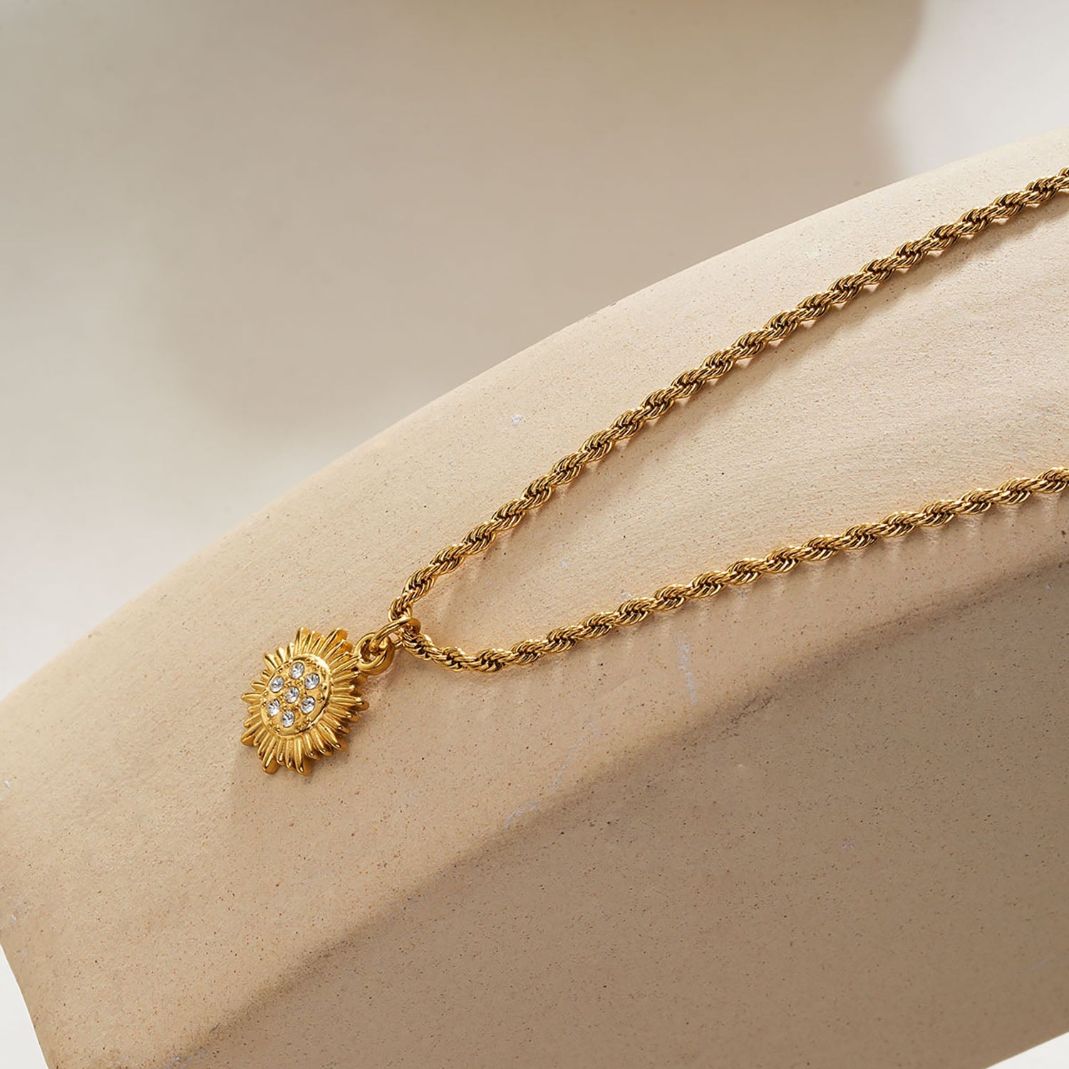 ISA Gold: Rope Chain Necklace with Pavé Zirconia Radiant Sun Pendant - MacroPanora
