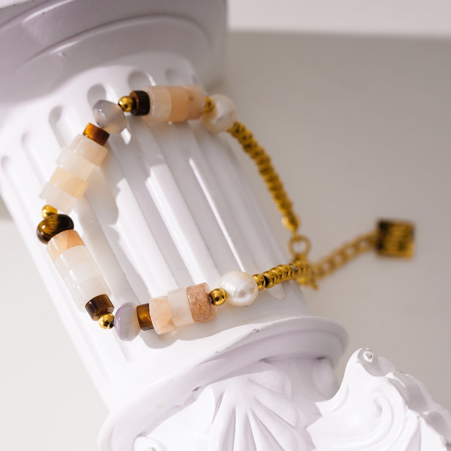JERASA: Chalcedony Stones, Fresh Water Pearls & Gold Ball - Beaded Bracelet. - MacroPanora