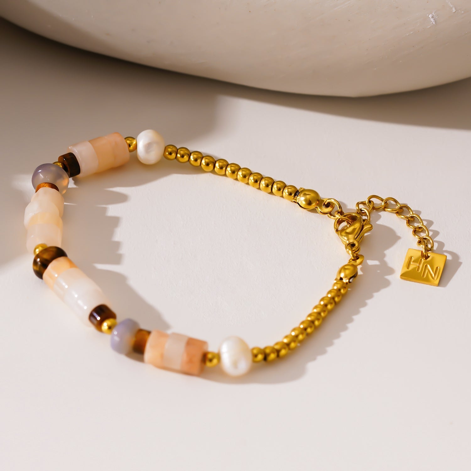 JERASA: Chalcedony Stones, Fresh Water Pearls & Gold Ball - Beaded Bracelet. - MacroPanora