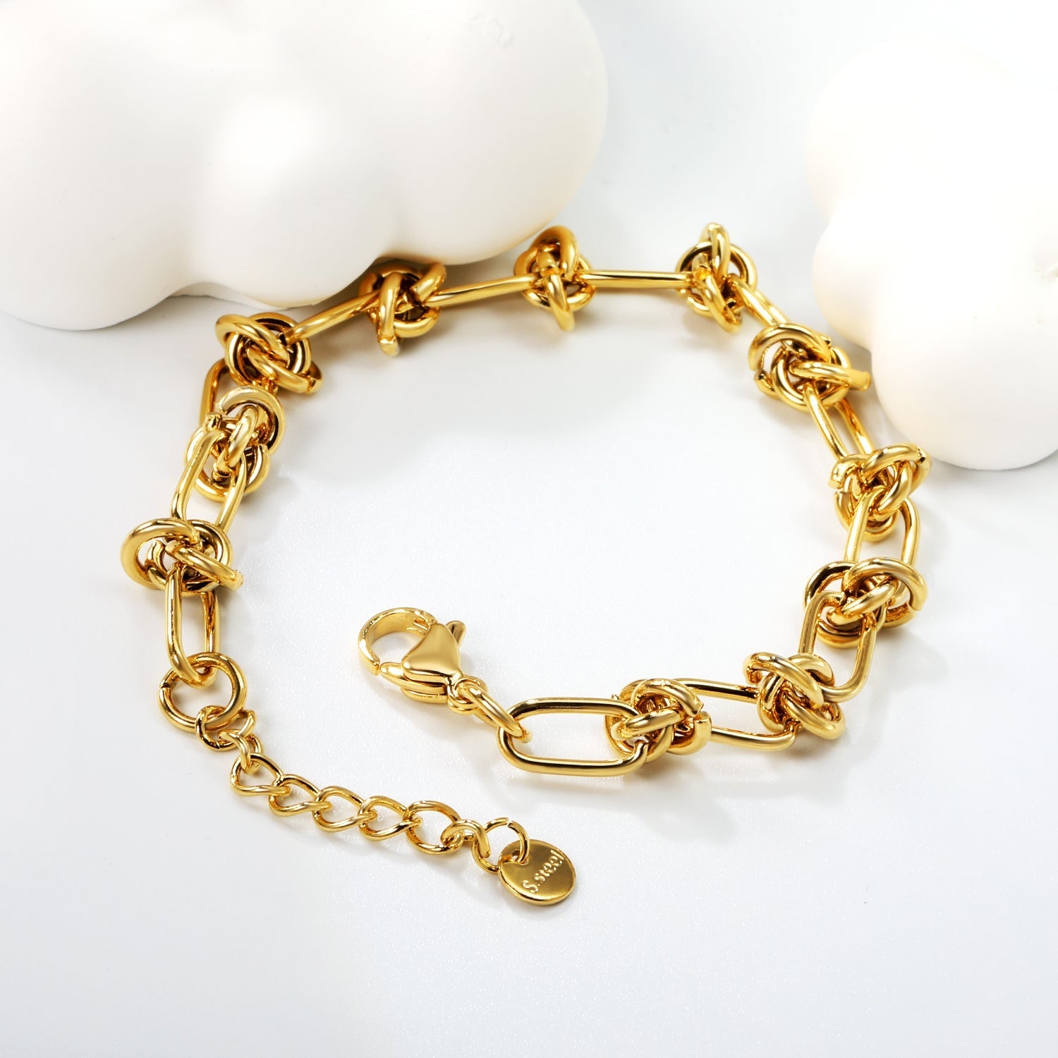 Knotty Gold Charm Bracelet - MacroPanora