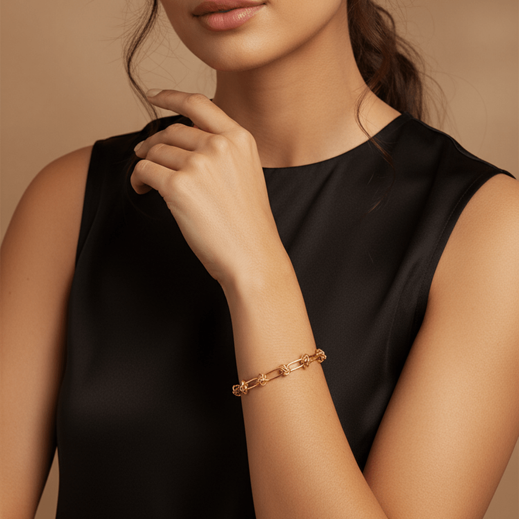 Knotty Gold Charm Bracelet - MacroPanora